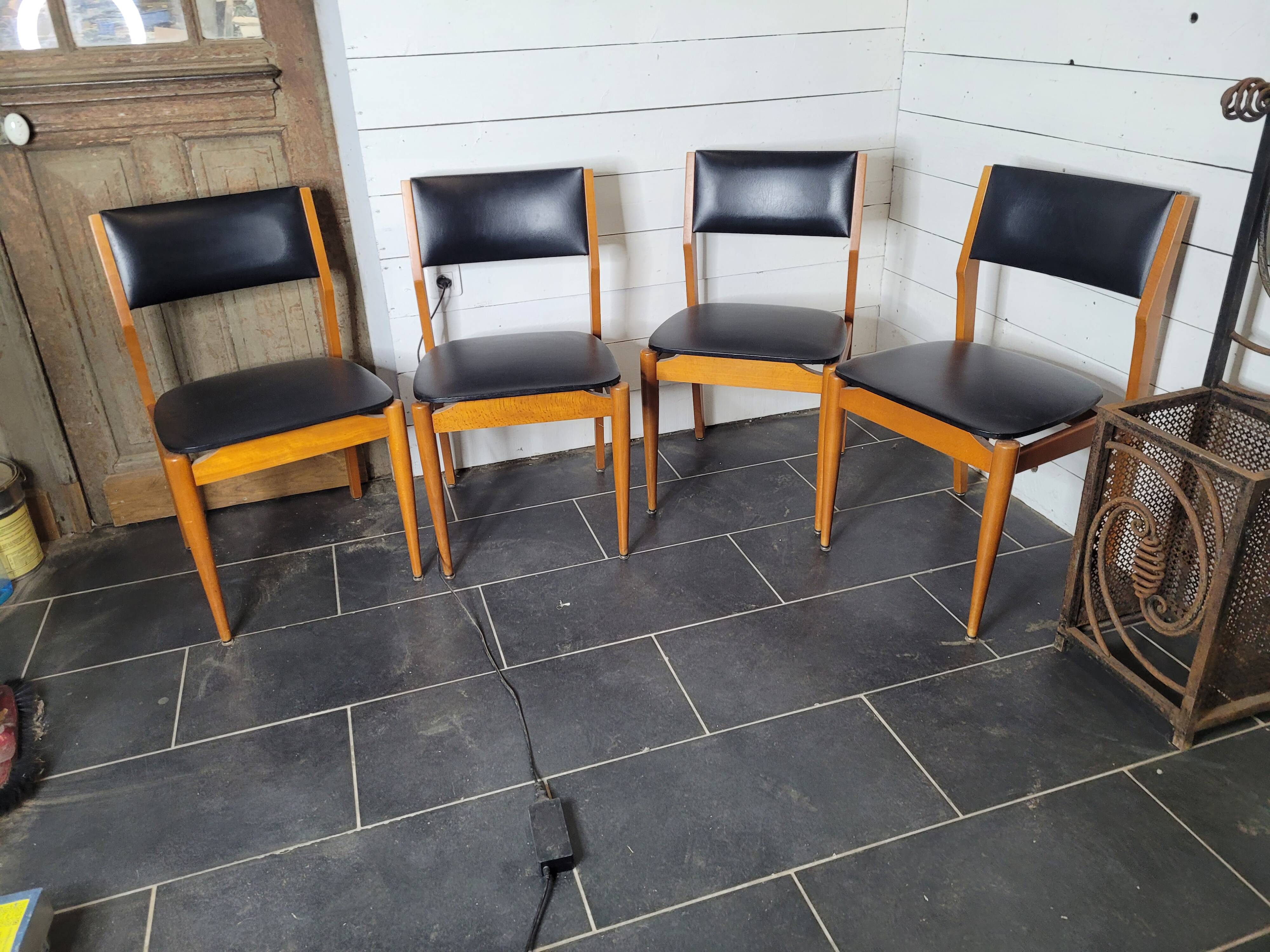 4 chaises scandinave des années 60