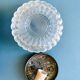 Plafonnier en verre moulé