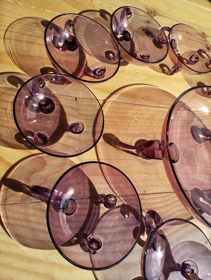 Rare amethyst blown glass cream service tripod - 13 pieces - Condition