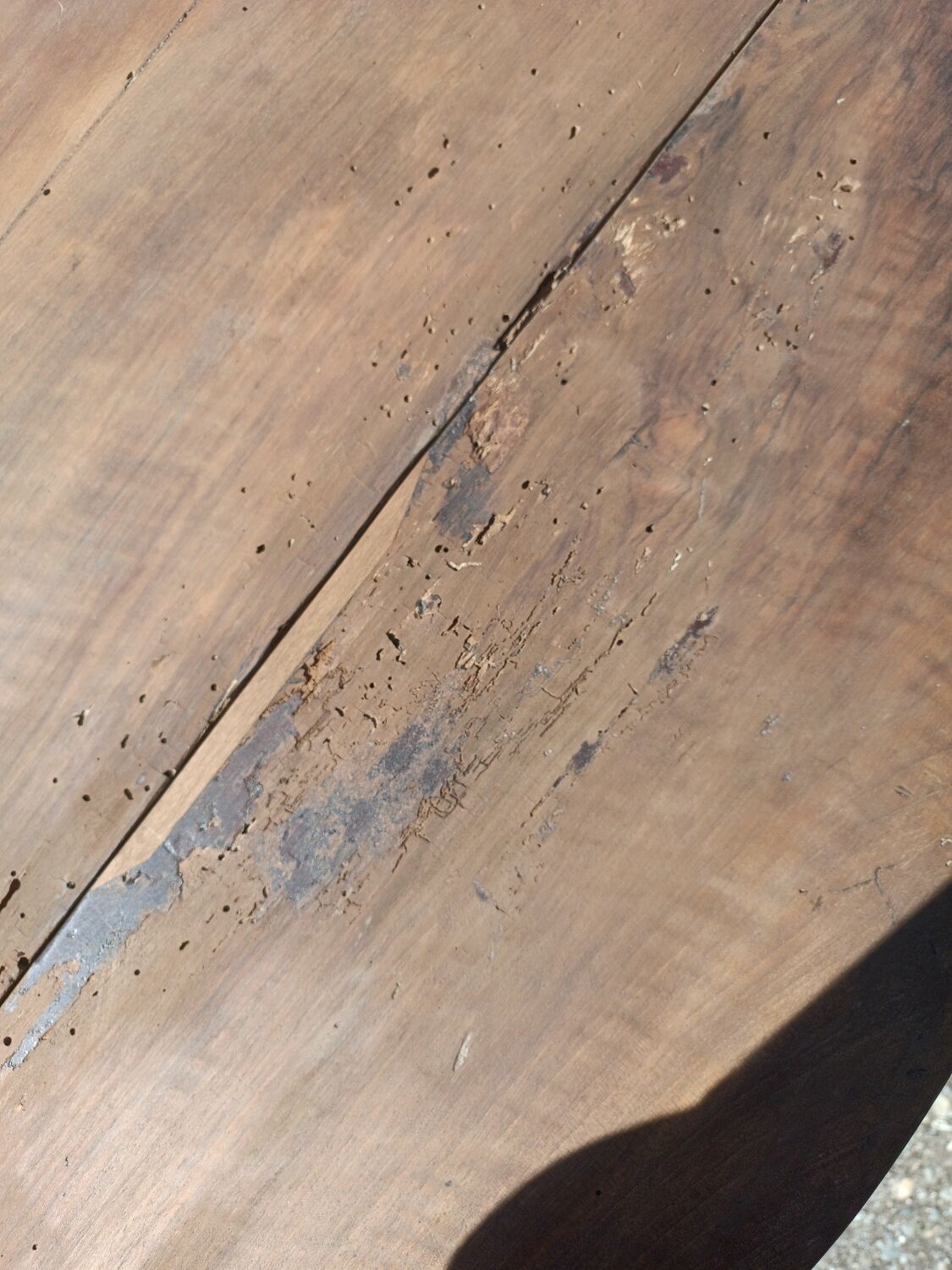 Round farmhouse table