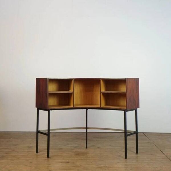 Bar en palissandre du milieu du XXe siècle avec tabourets de bar