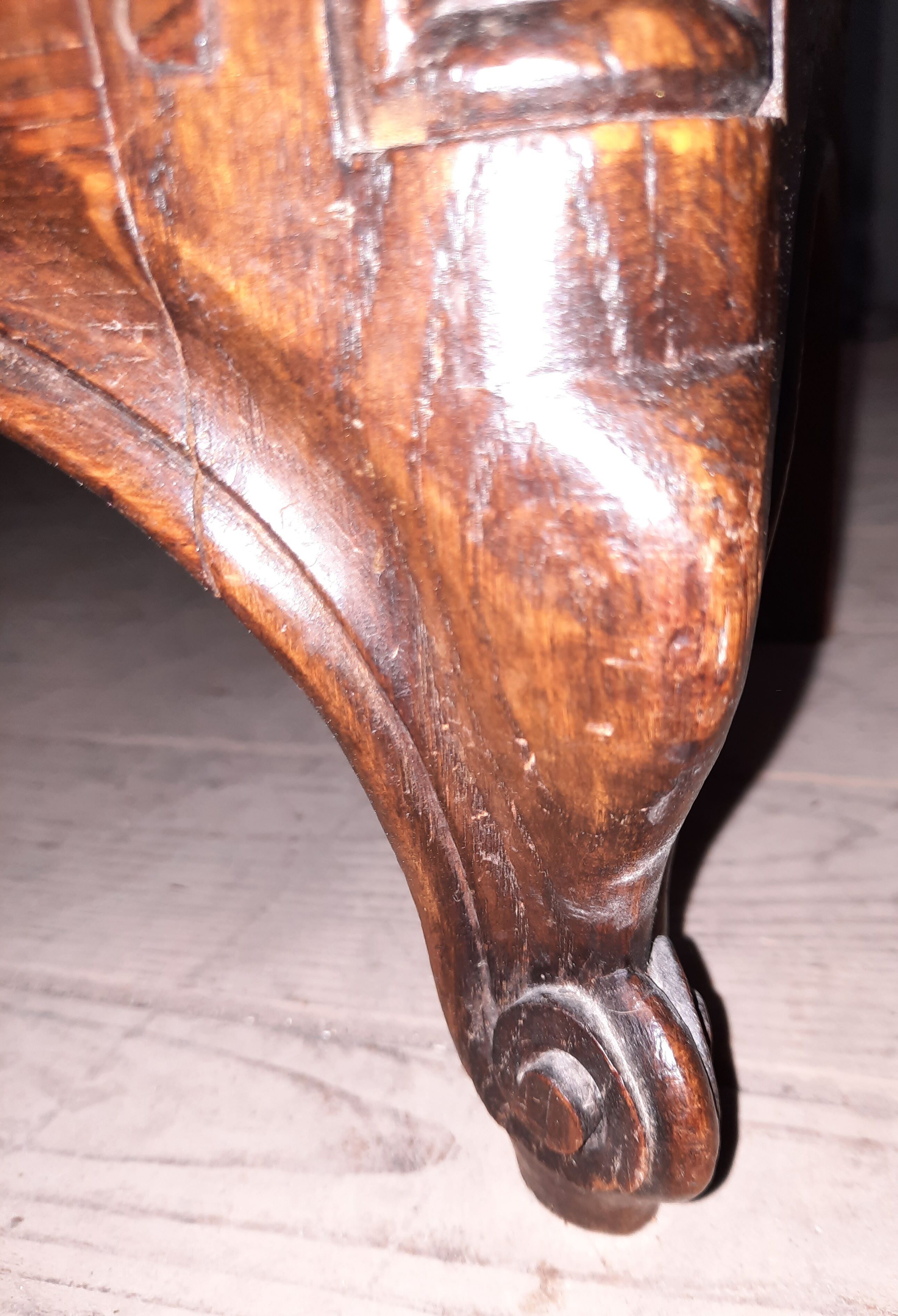 Etagere en chene style Louis XV
