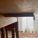 Table ovale extensible en noyer français