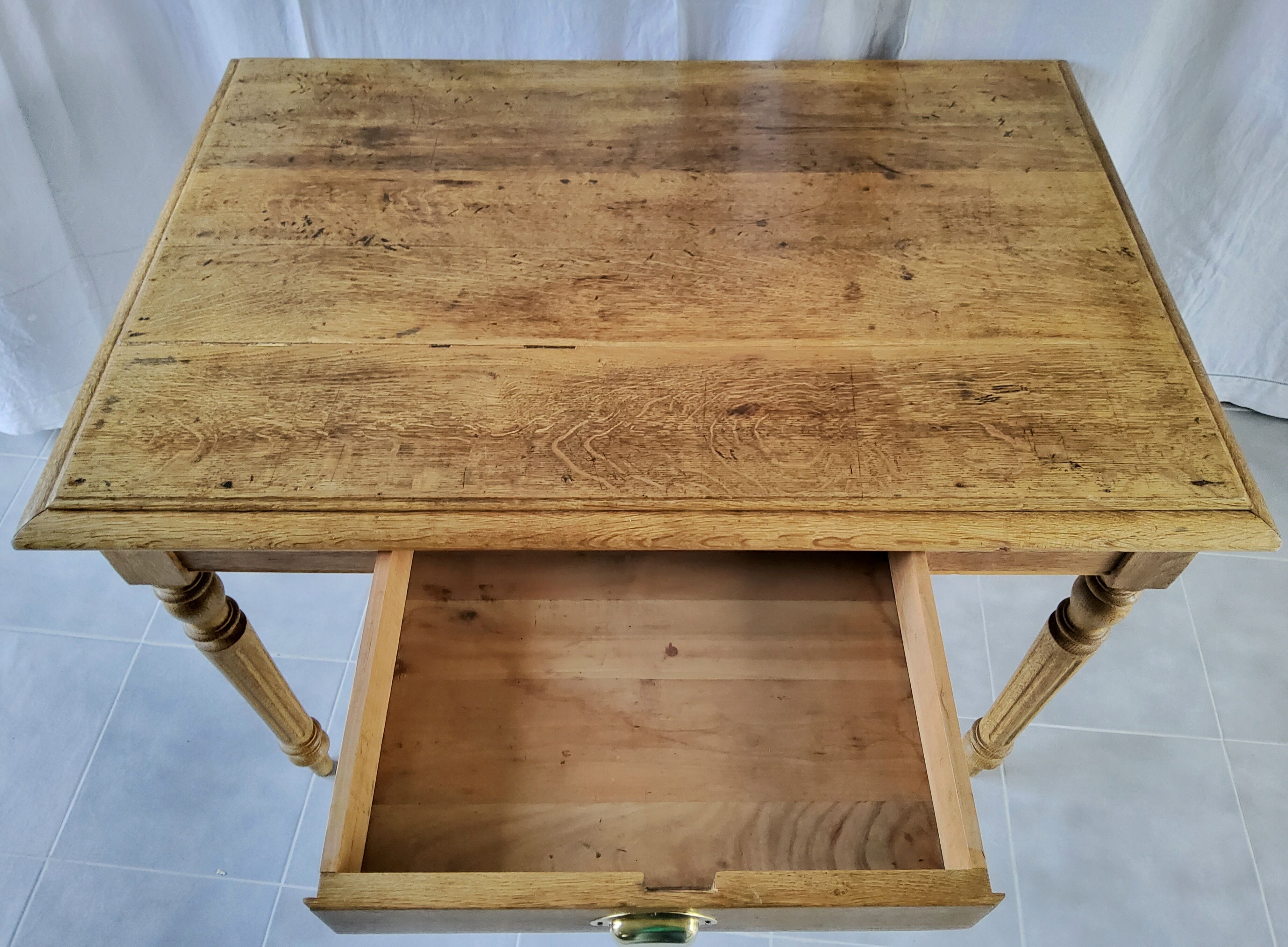 Oak table