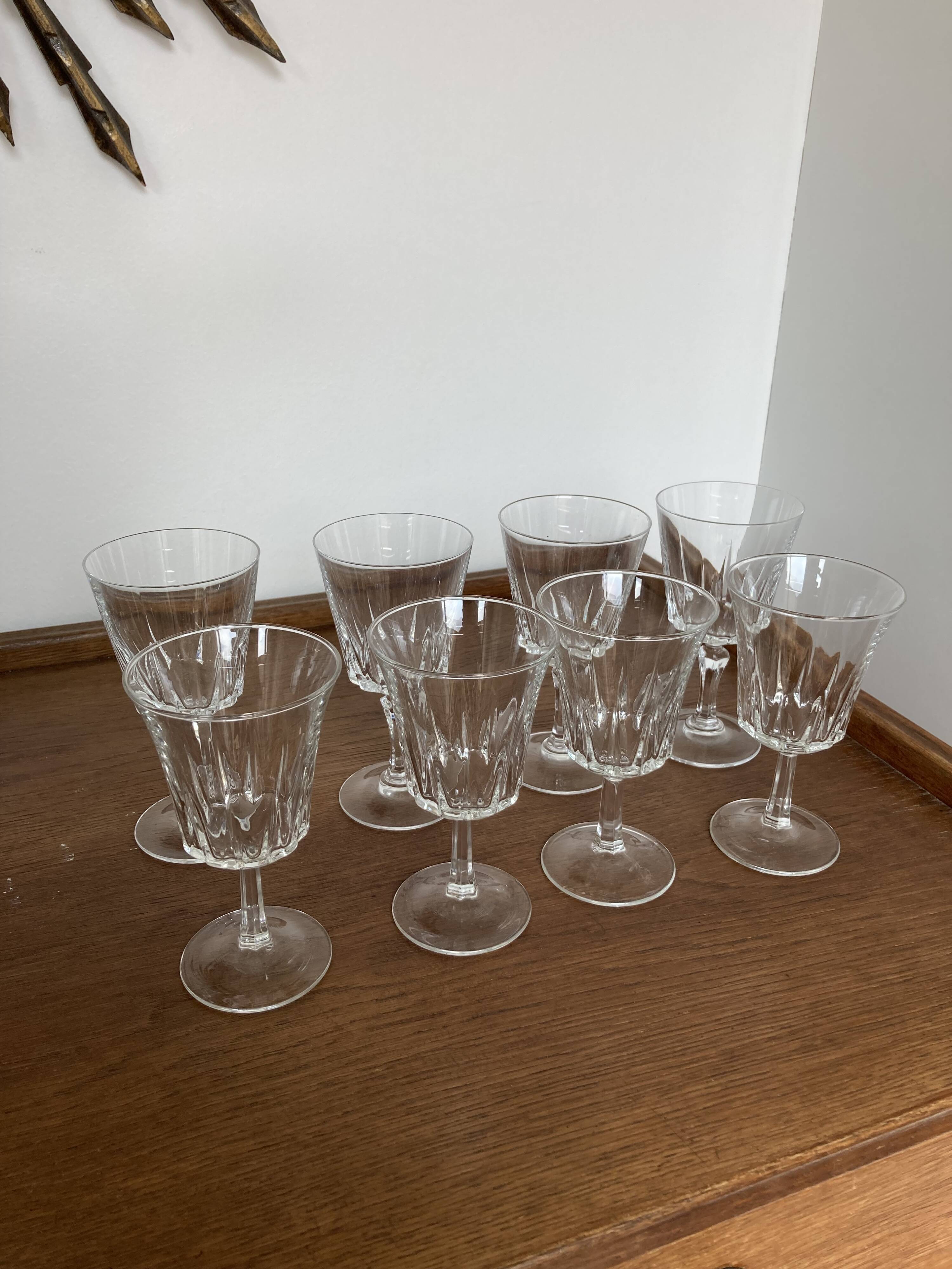 Set of 8 mismatched Arques crystal glasses