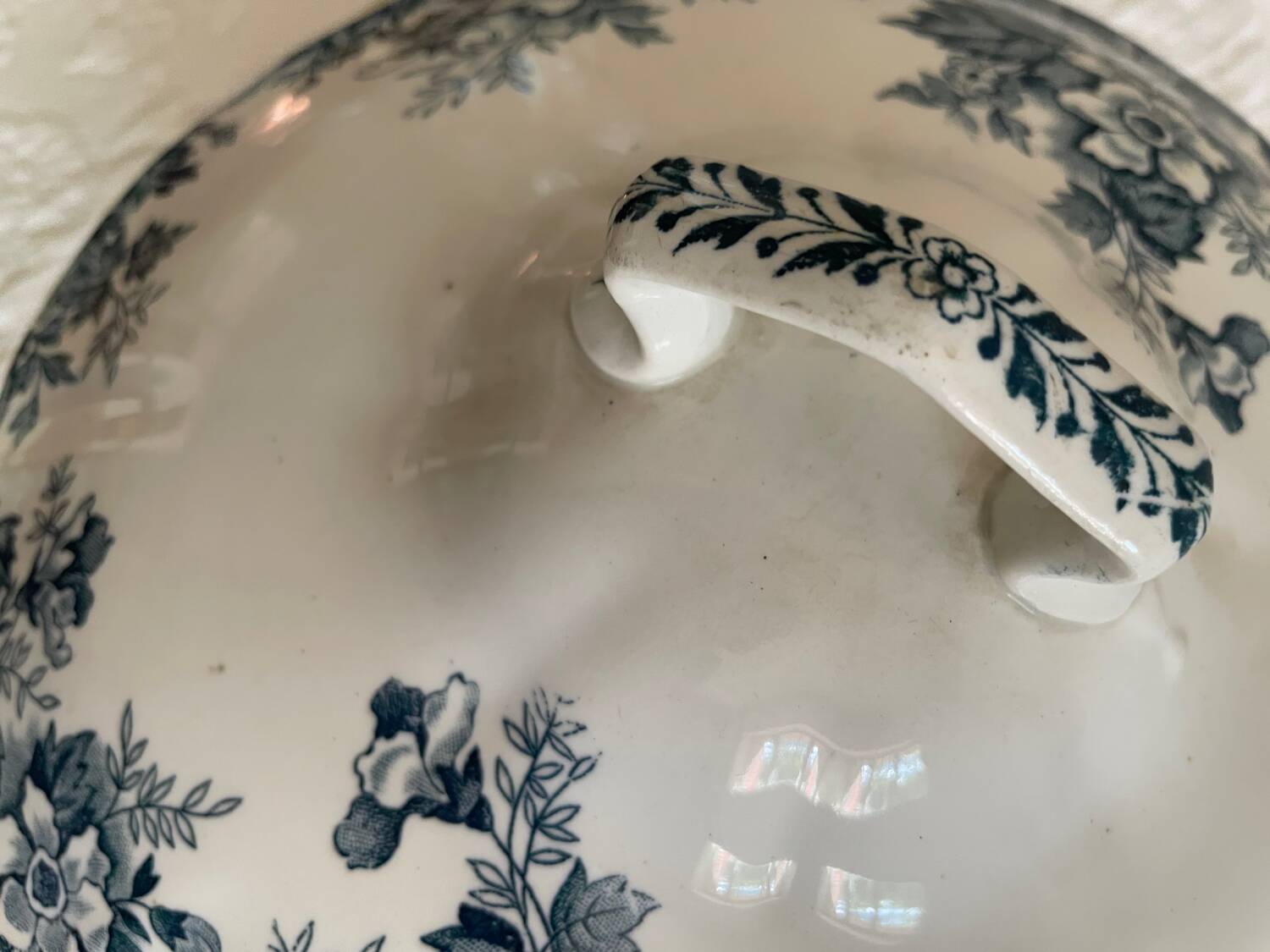 Small Saint Amand & Hamage Soup Tureen Model Marie Louise