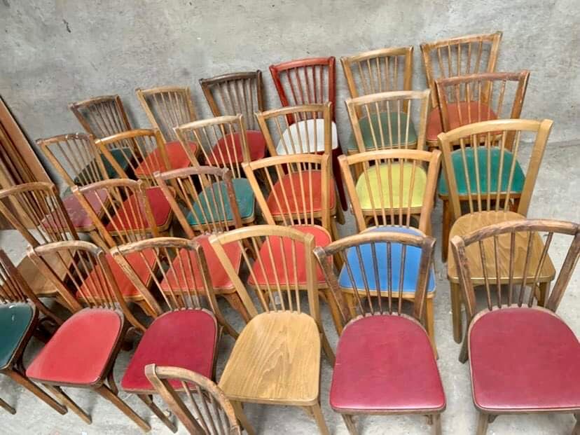 Series of 25 vintage Baumann bistro chairs in curved wood sitting Skaï or wood