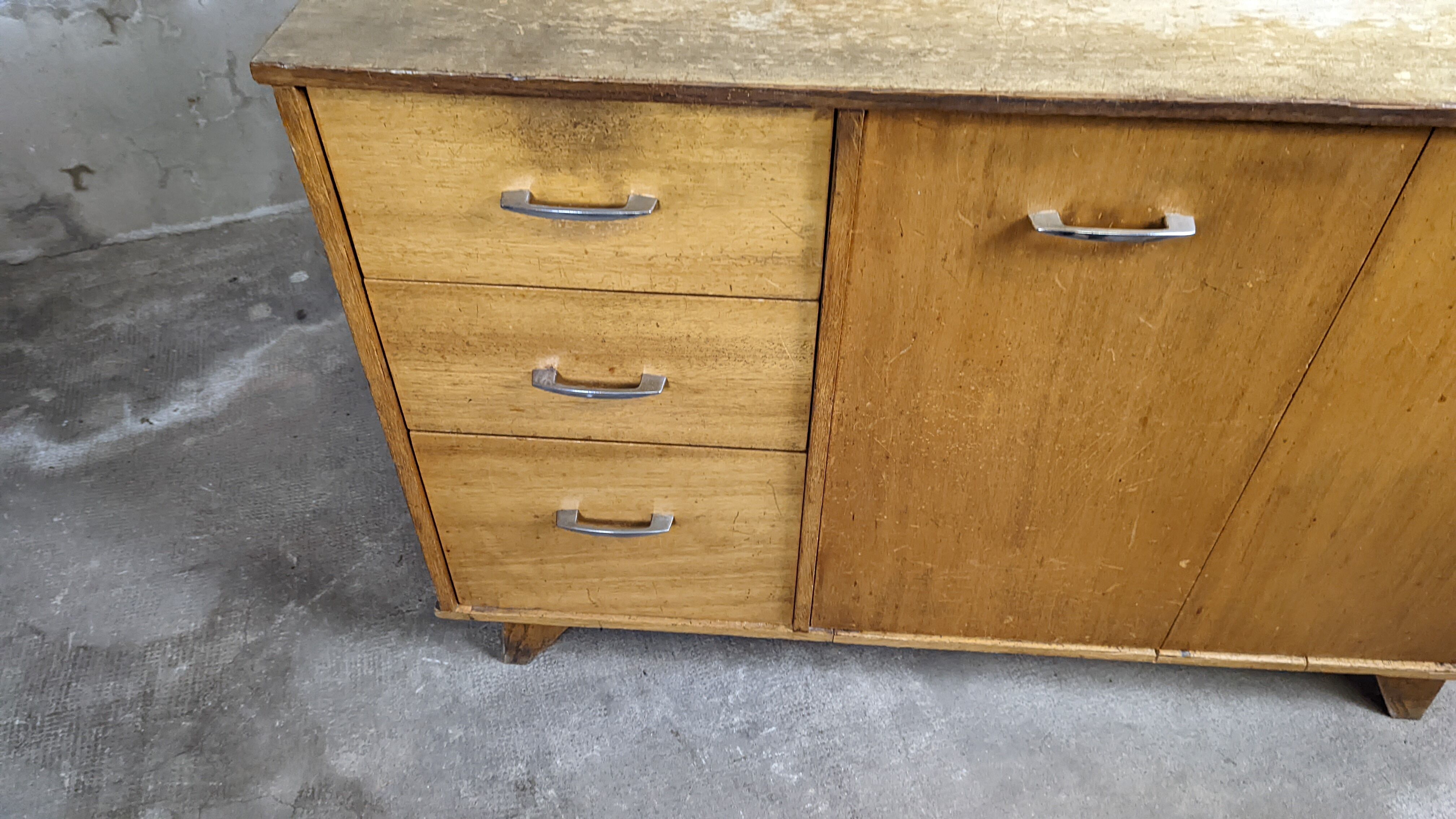 Commode pied compas scandinave