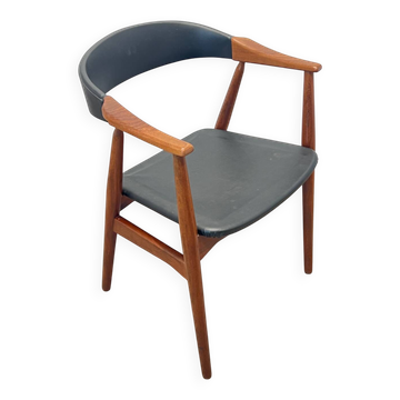 Thomas Harlev chair model 213