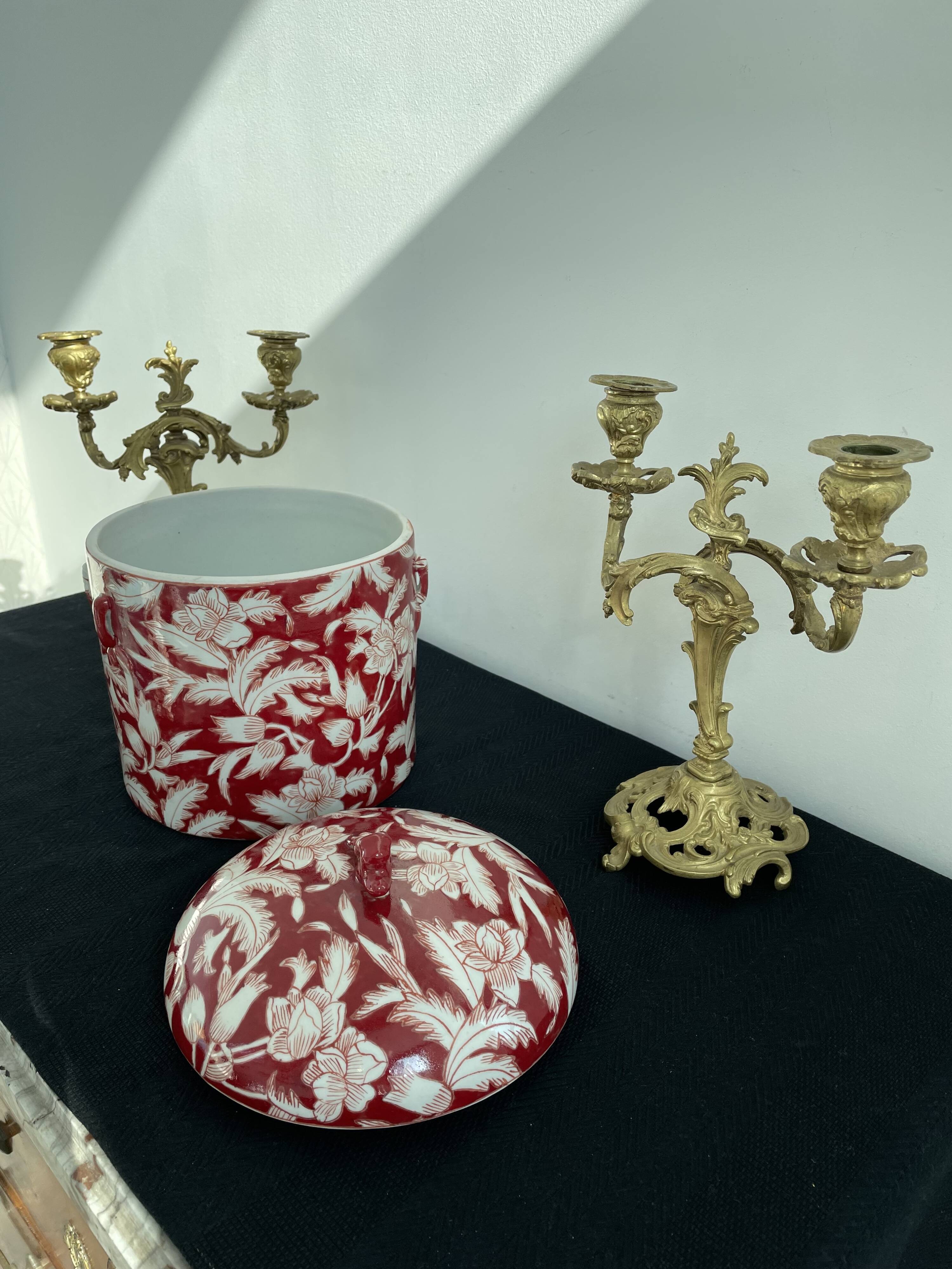 Chinese pot-cover - red - Chinese decoration of plants and flowers - China