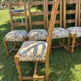 Set of chairs