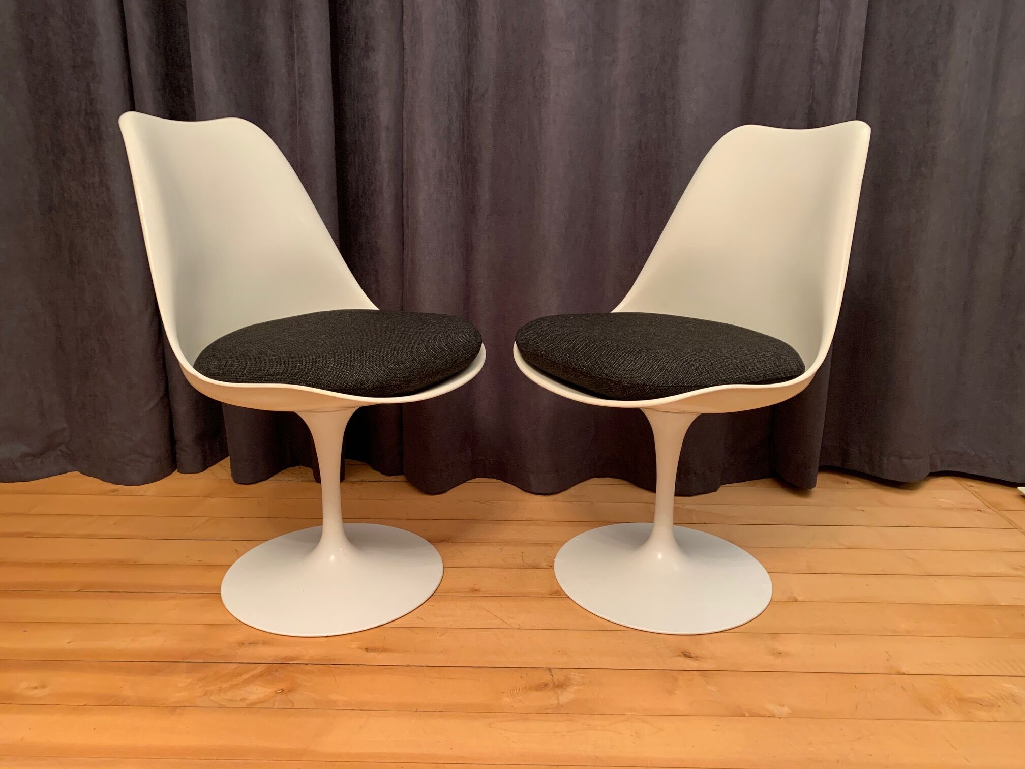 Paire de chaises Tulip modèle 151 conçue par Eero Saarinen, Knoll International, années 1950