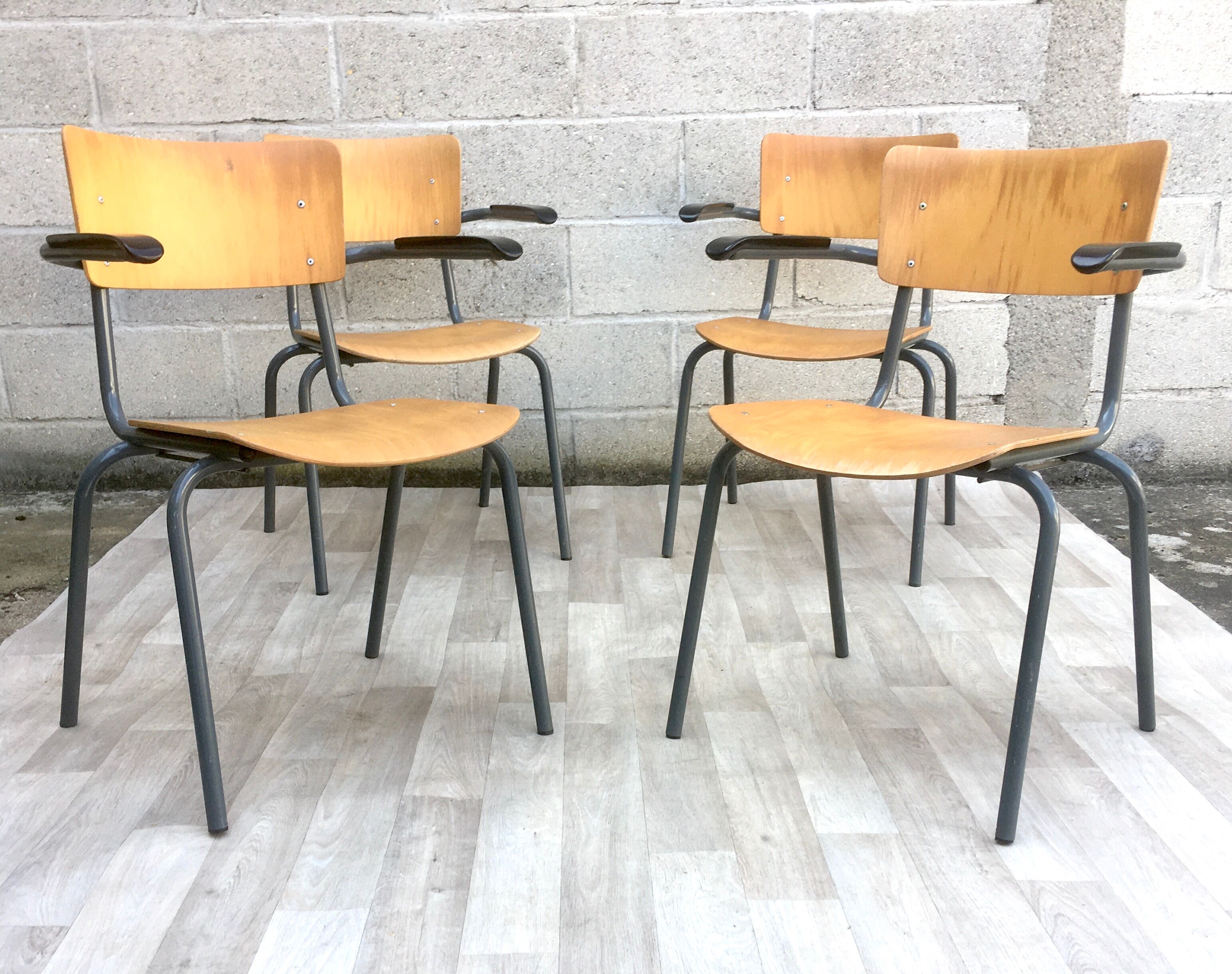 Set of 4 vintage chairs with armrests