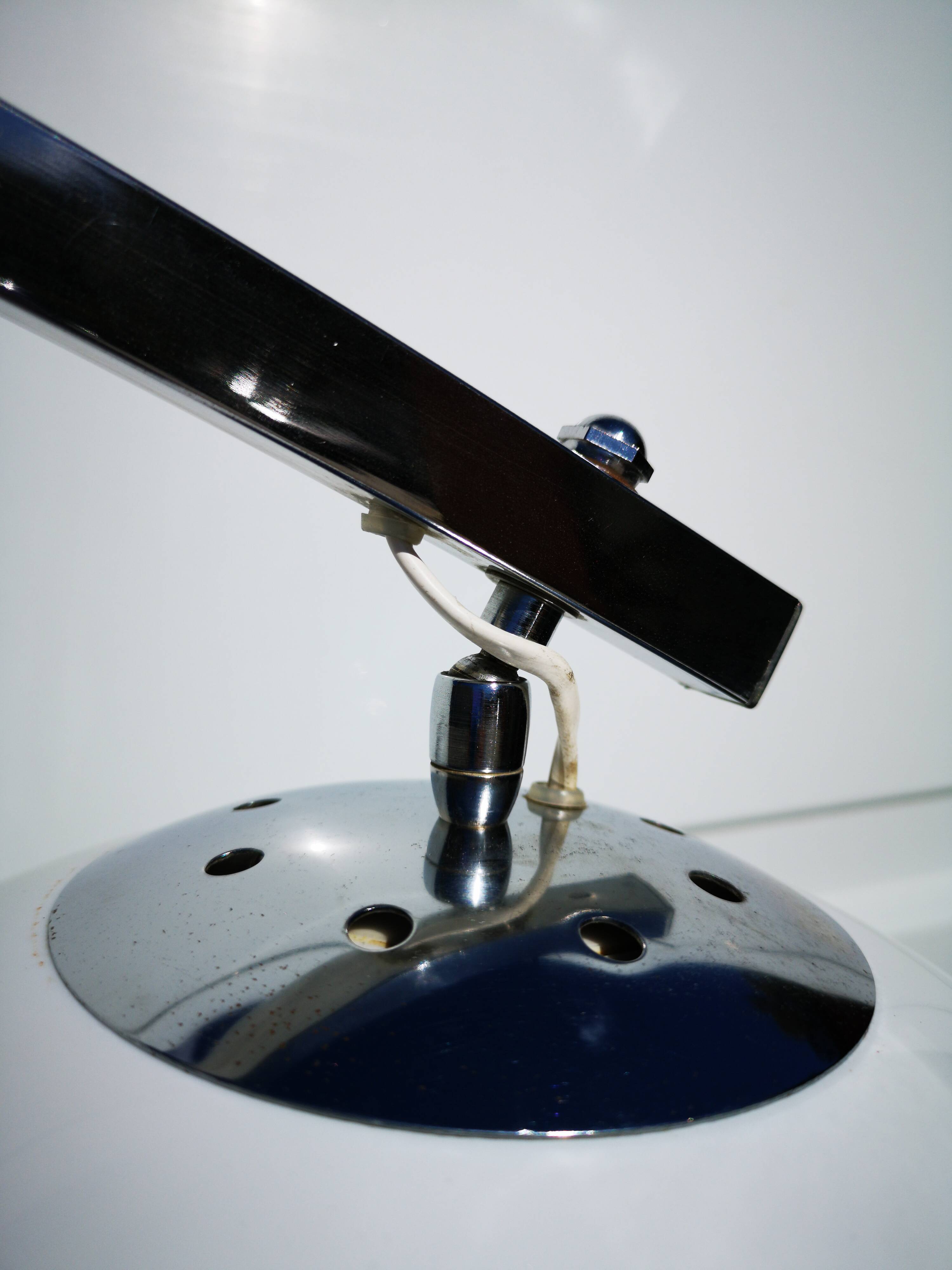 Seventies arc lamppost