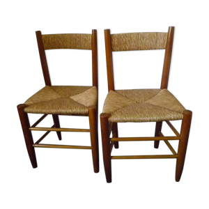 deux chaises design brutalist