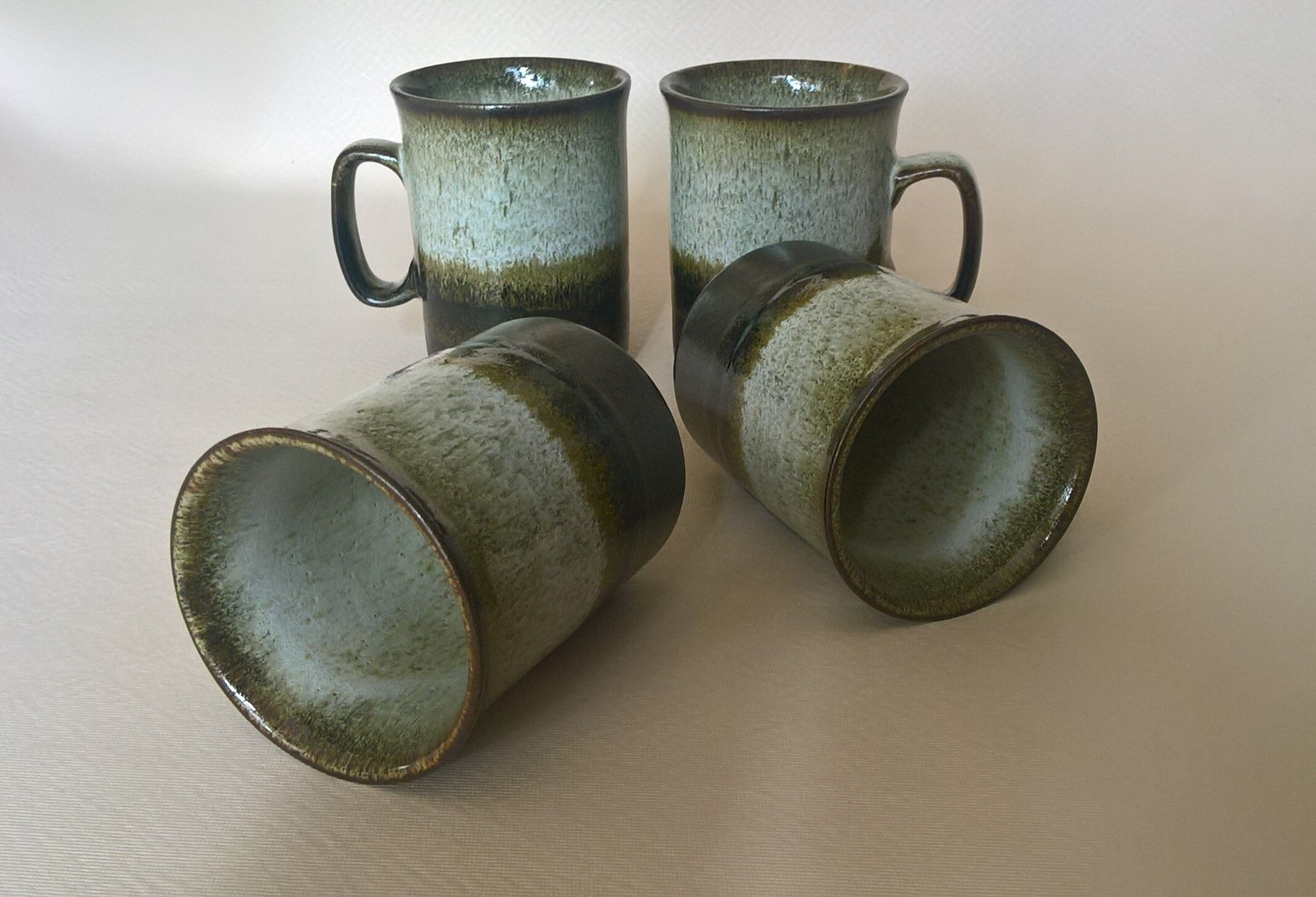 Quatre tasses en grès écossais Dunoon