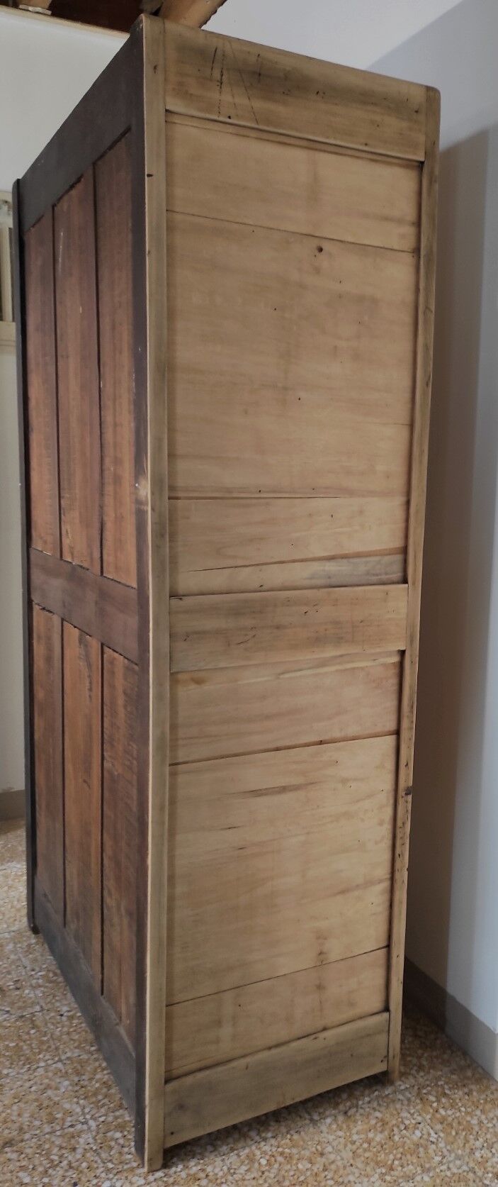 Armoire parisienne