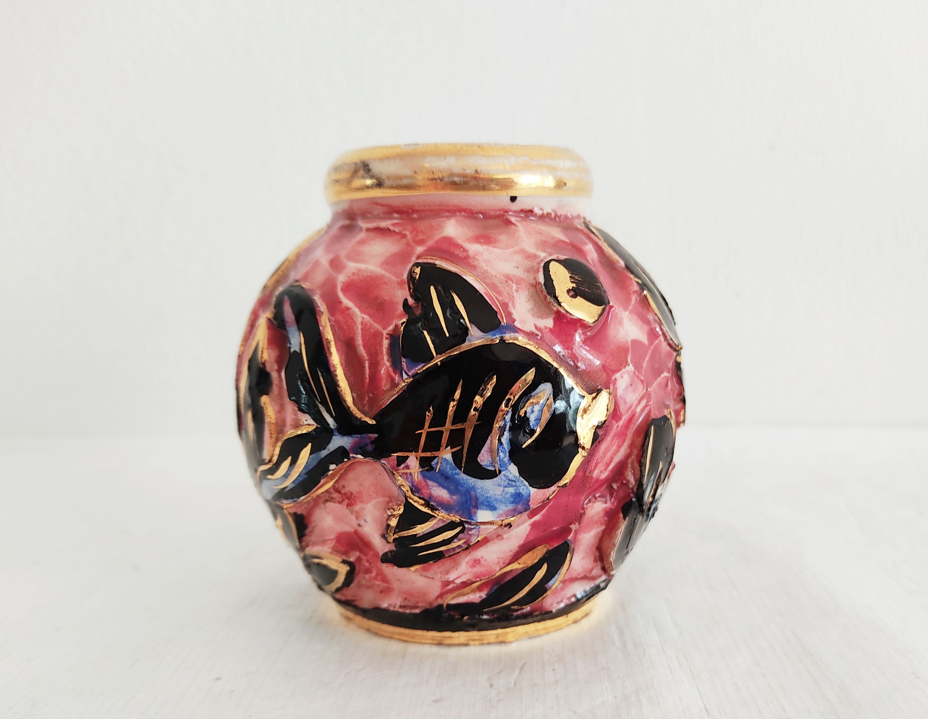 Ceramic vase from Monaco decorated fish