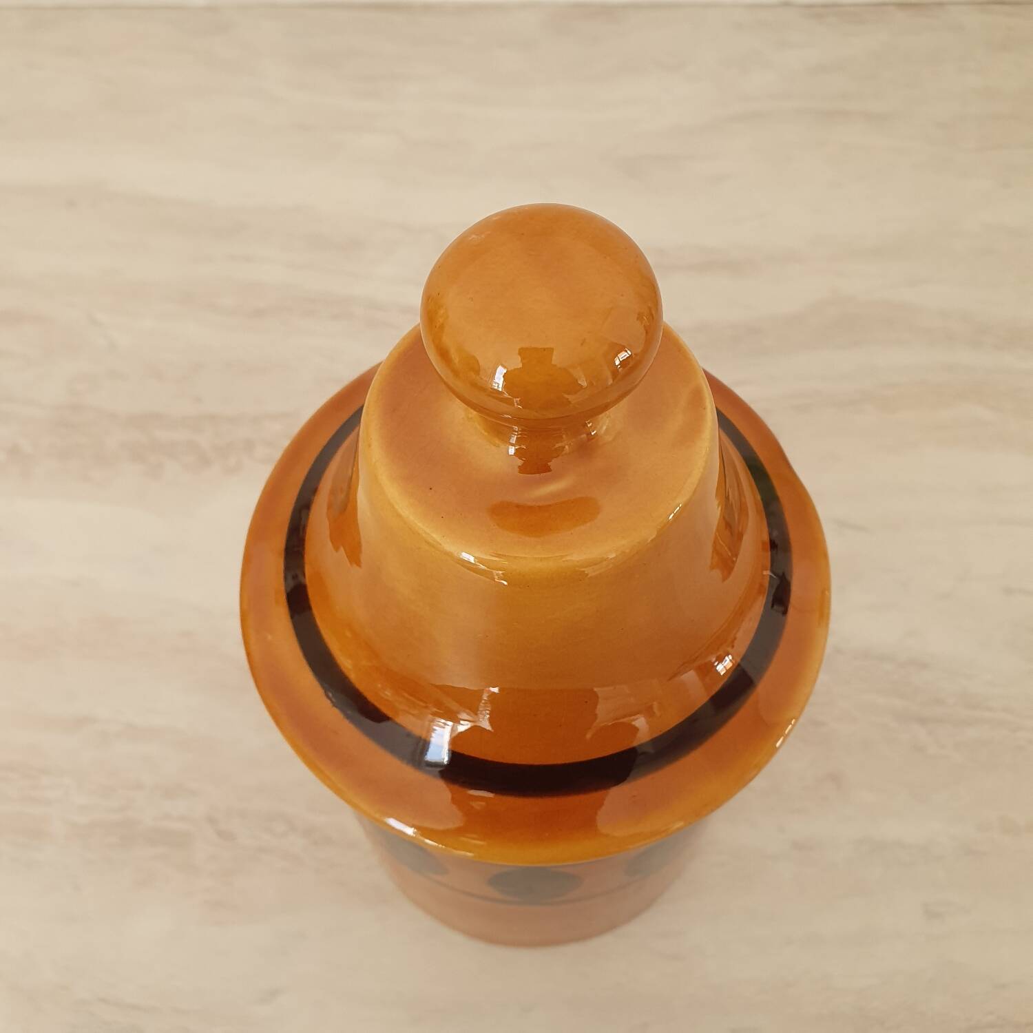 Lonchamp / Pot and its ceramic lid