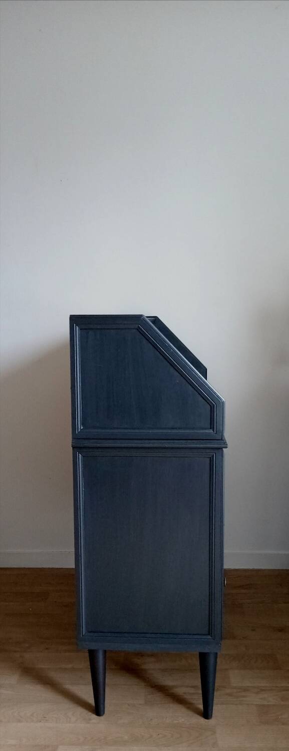 Scriban chest of drawers