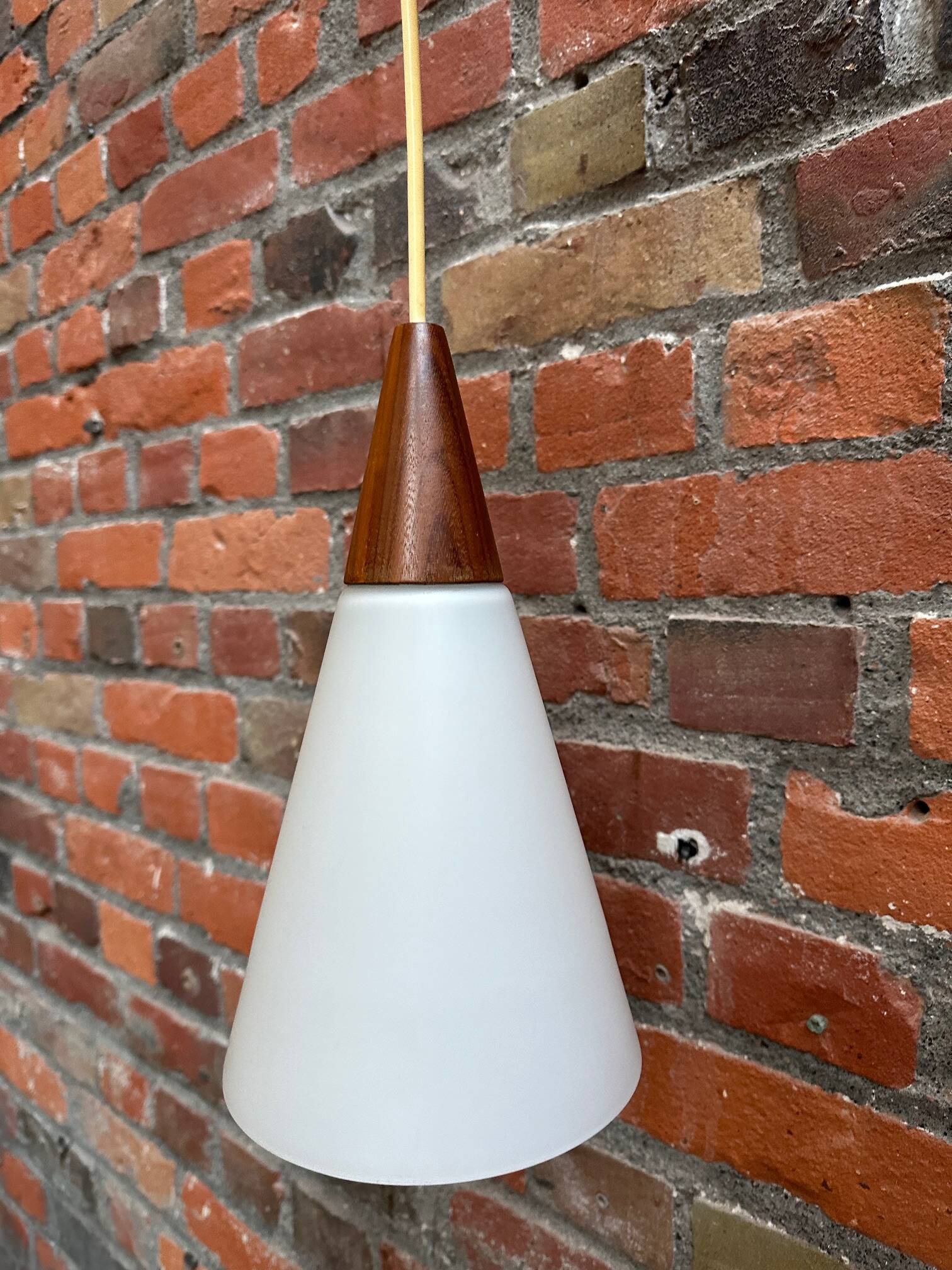 Louis KALFF suspension