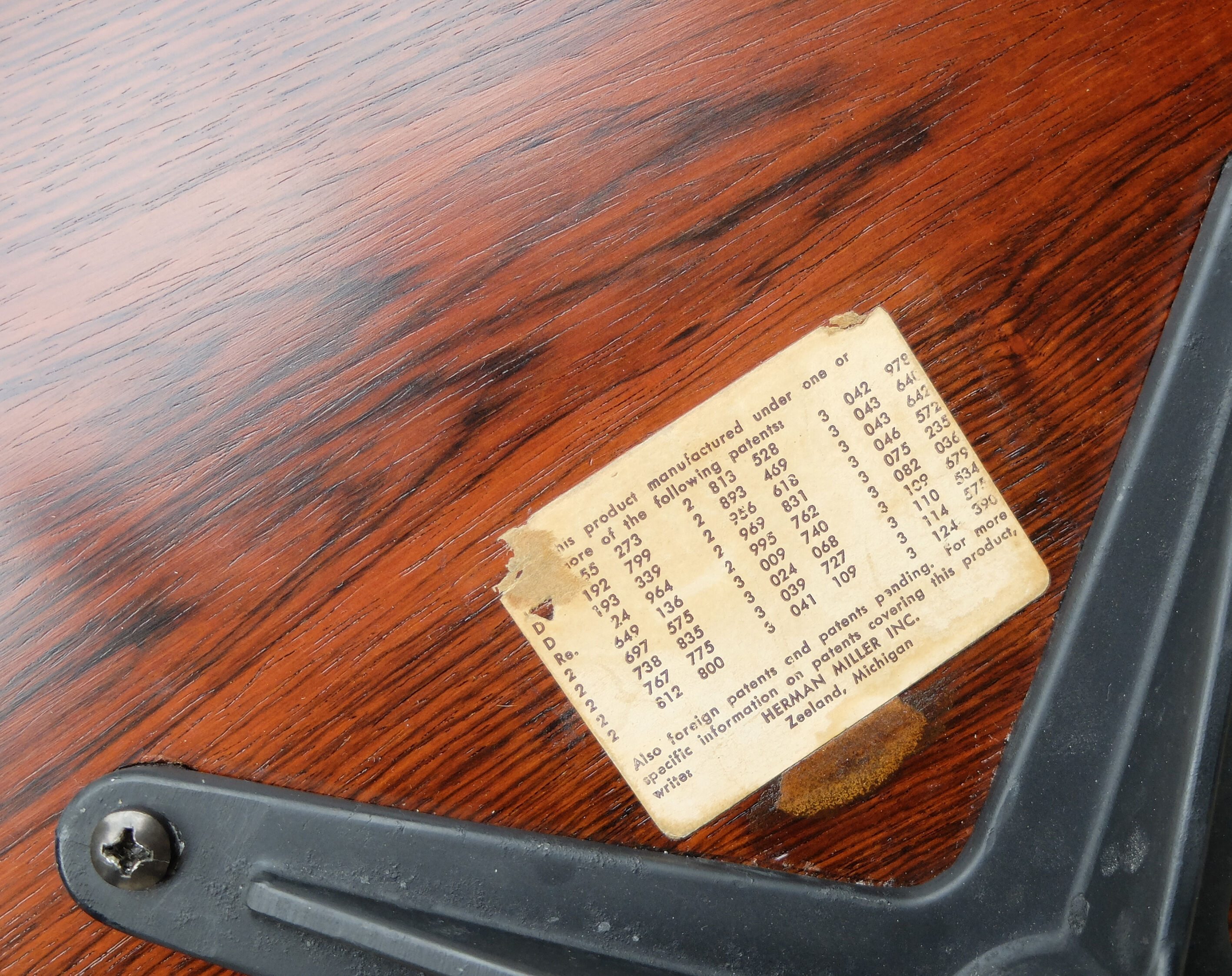 Lounge Chair & ottoman by Charles & Ray Eames edition Herman Miller