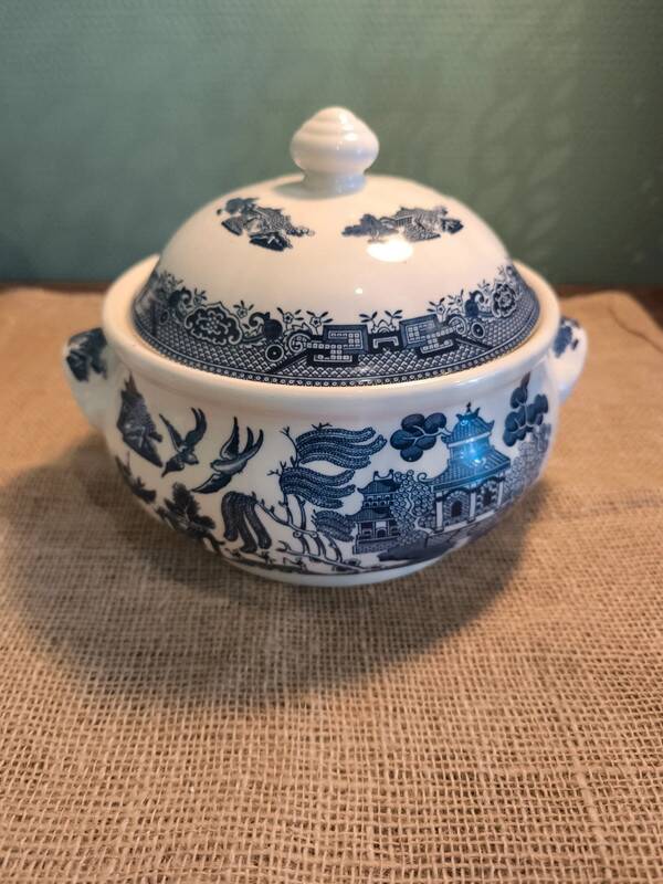 Churchill vegetable soup tureen dish