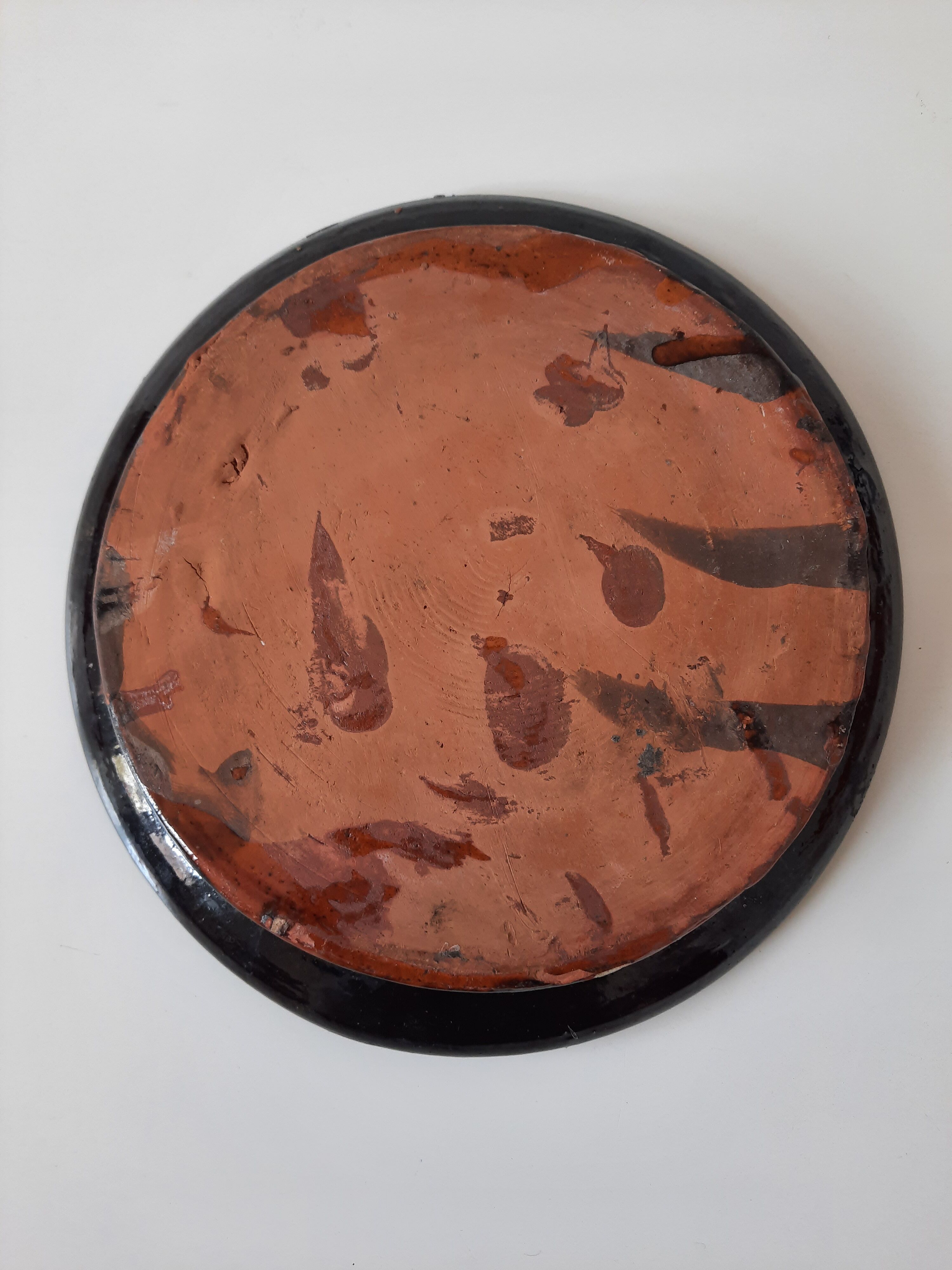 Terracotta plate with spiral