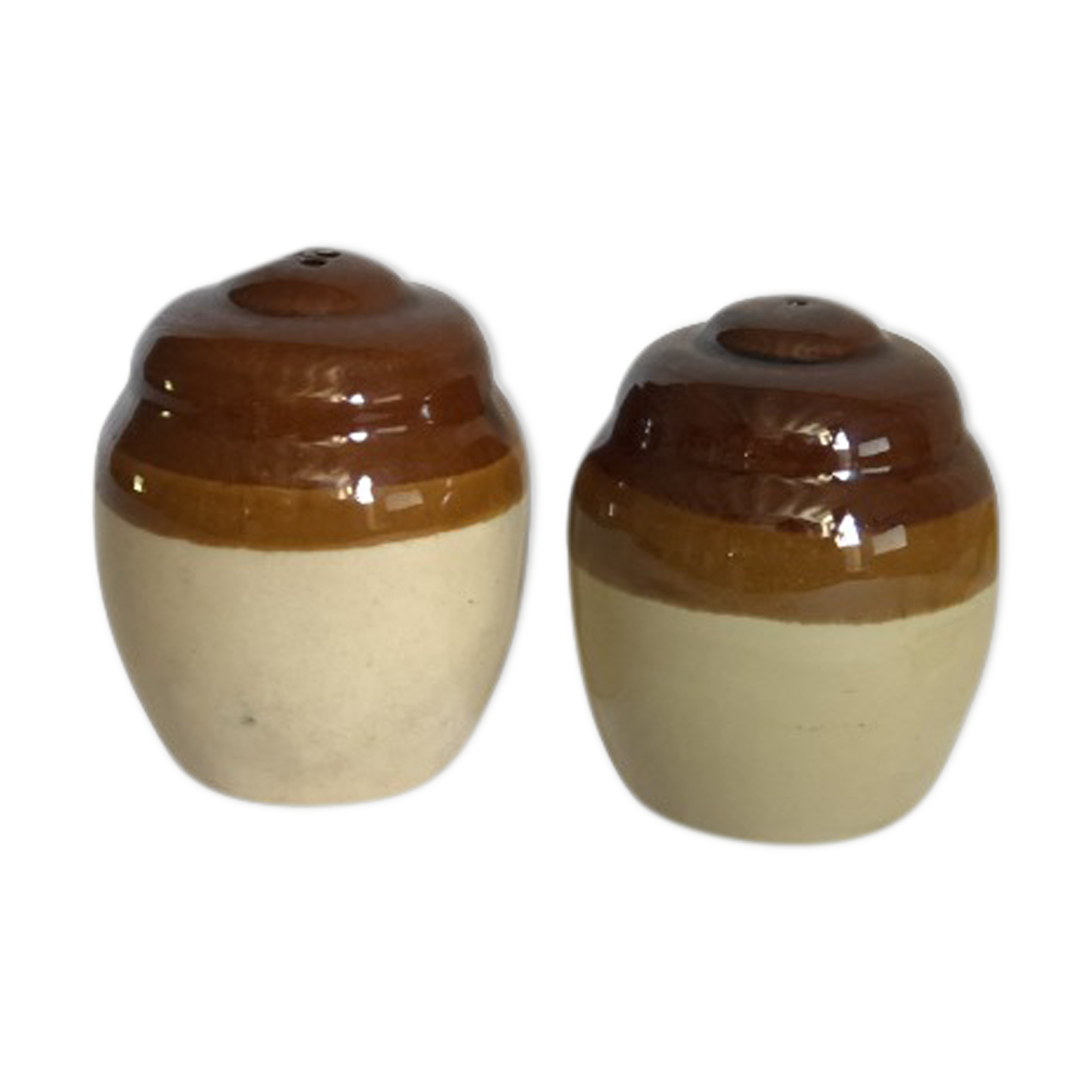 Salt pepper in sandstone
