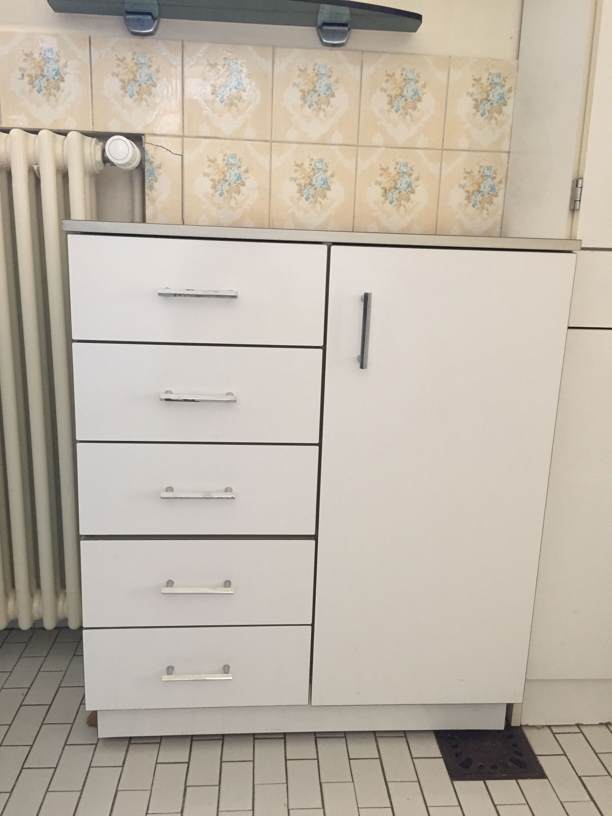 Bathroom cabinet in formica 70s