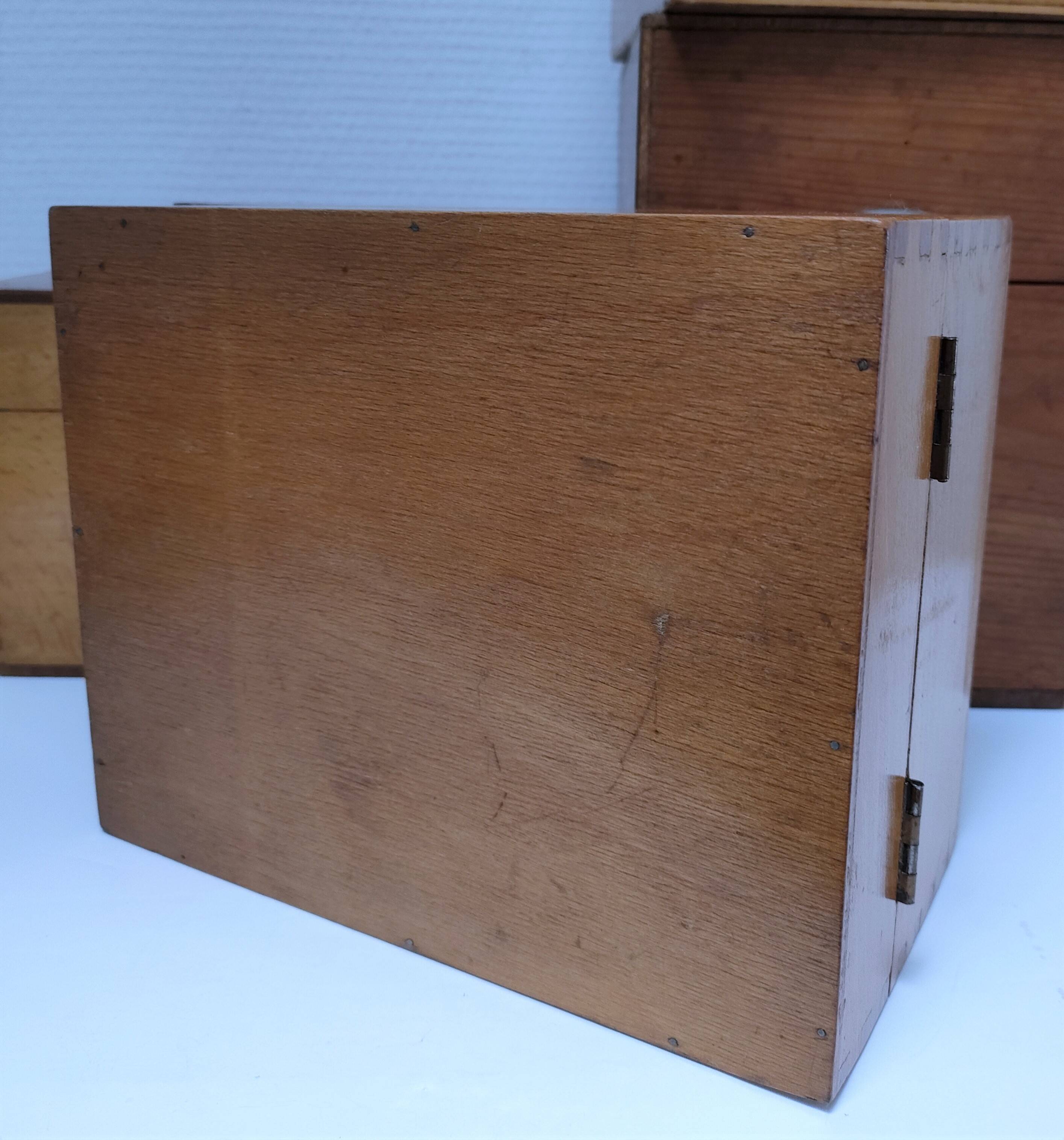 Cinq boîtes bois vintage