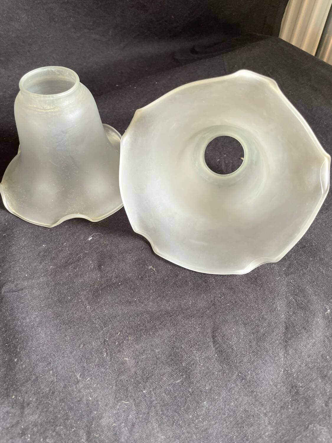 3 tulipes 5 pétales verre satiné anciennes