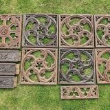 Lot de boiseries anciennes en chêne sculpté - style gothique XIXe