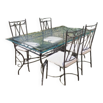 Lot : table en fer forgé + 4 chaises