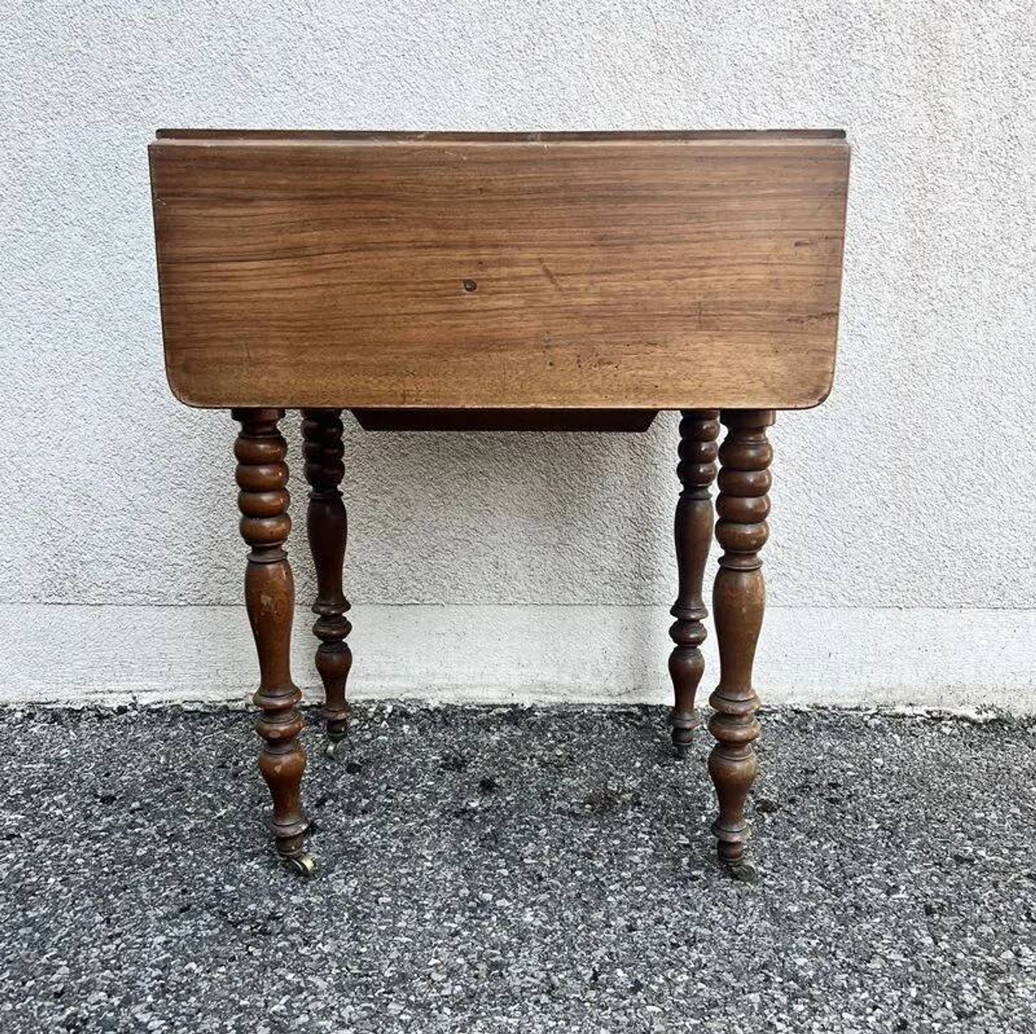 Table d'appoint, de toilette ancienne en bois