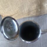 Jug or teapot with its HL Linton milk jug