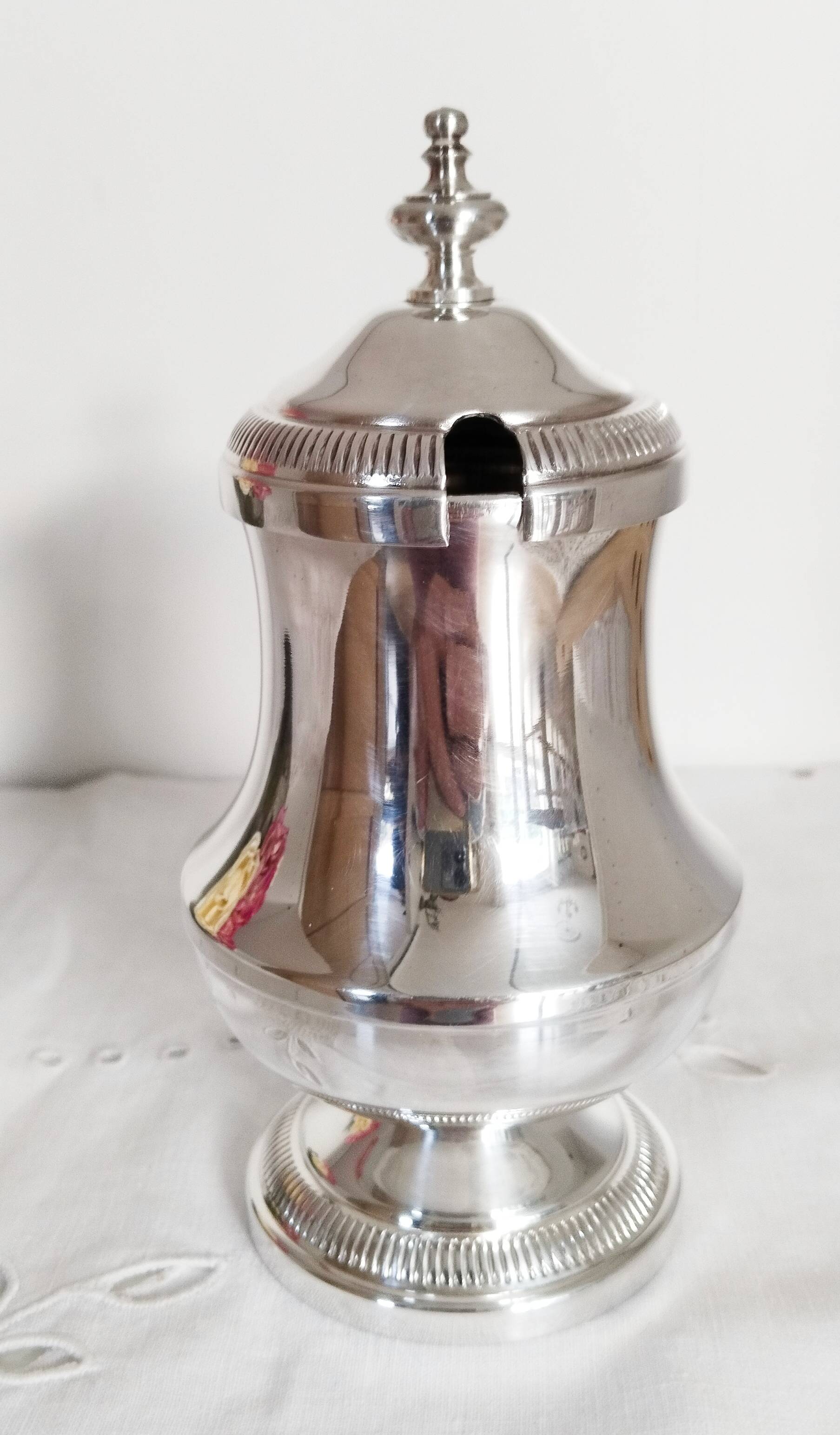 Mustard pot, jam pot, jam jar, sugar bowl, in silver metal