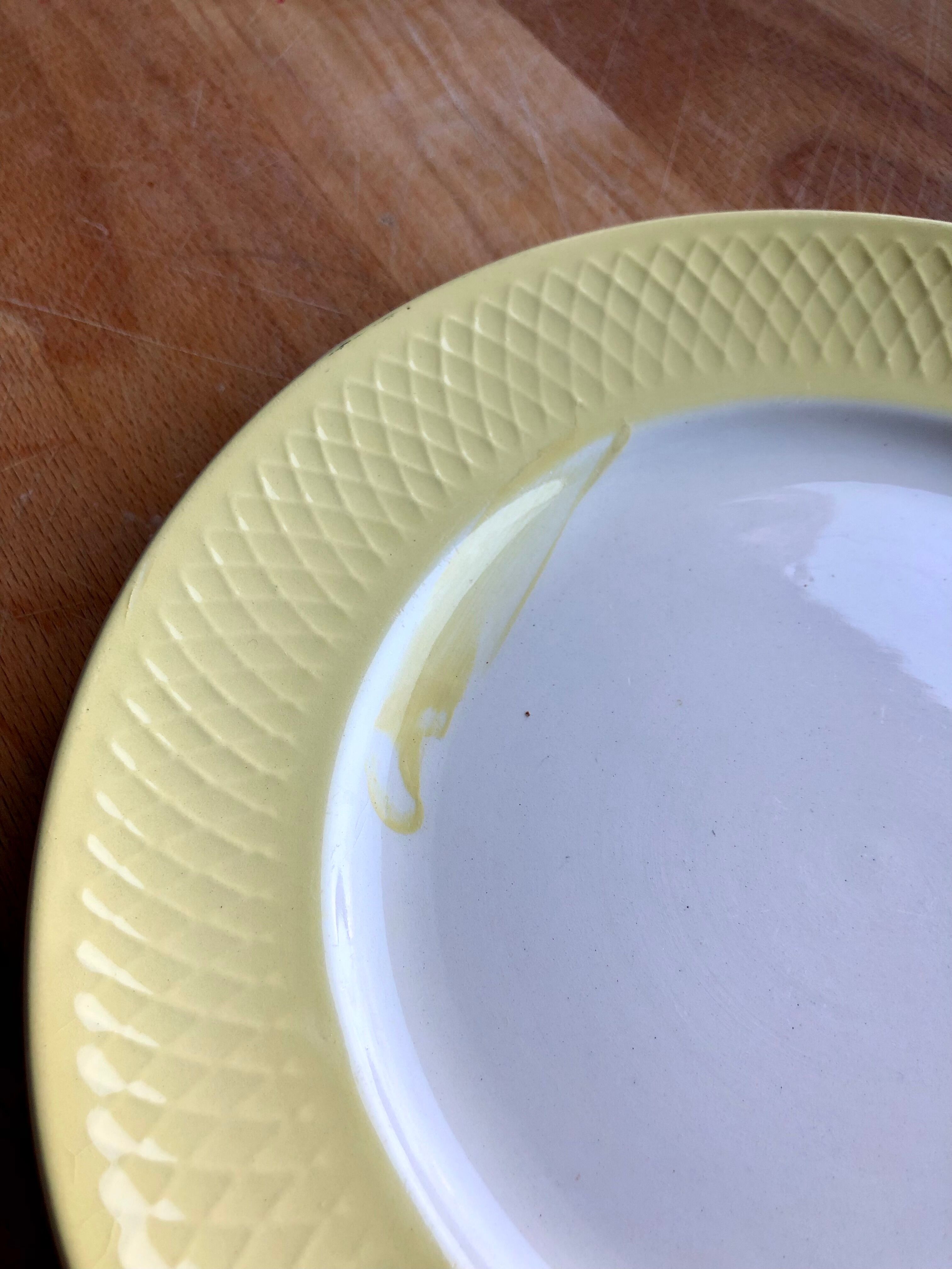 Dessert service, cake dish and plates