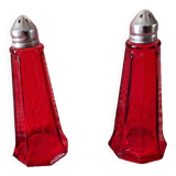Salière et poivrière en verre rouge