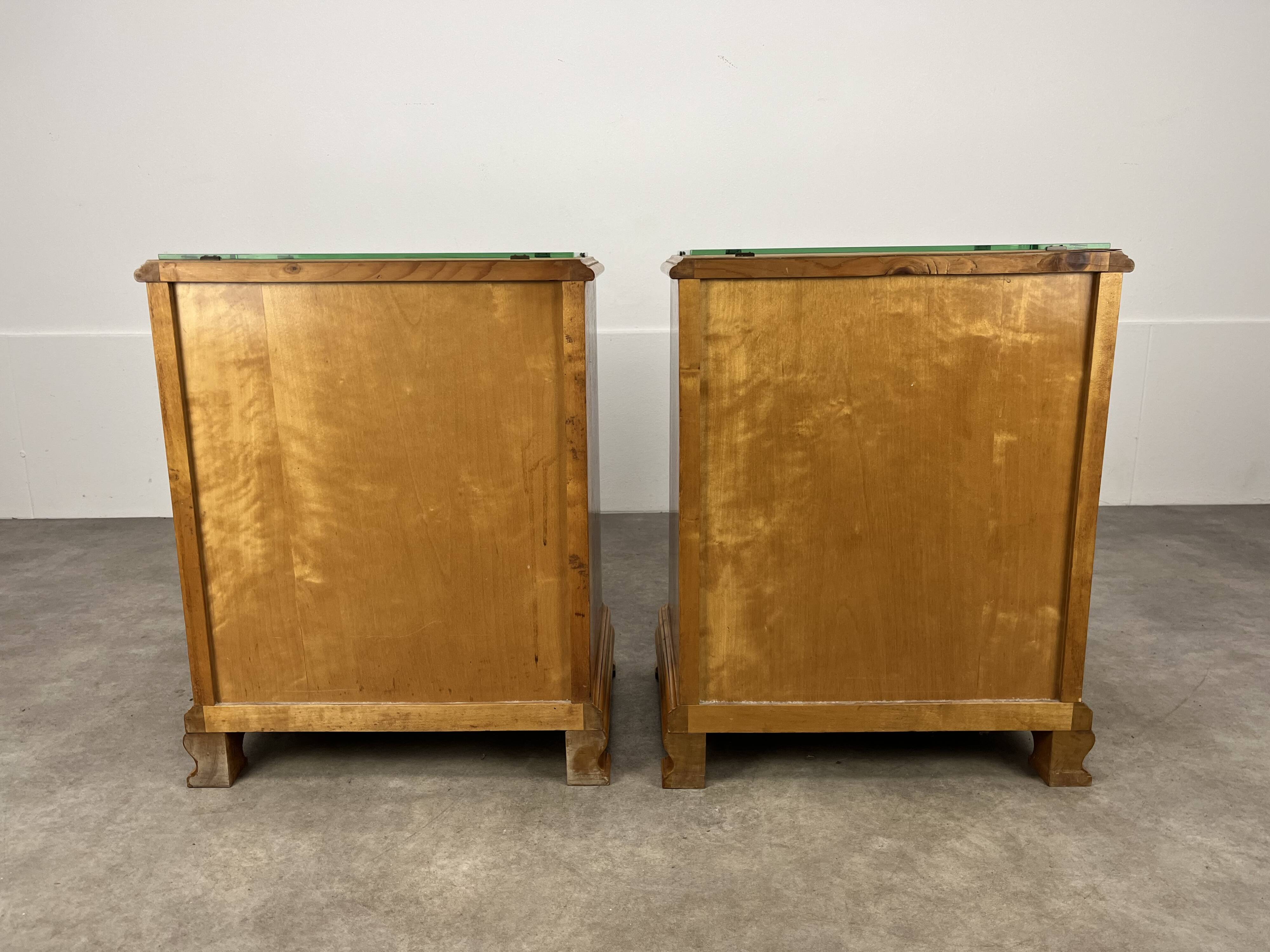 Pair of art deco burl bedside tables, 1930