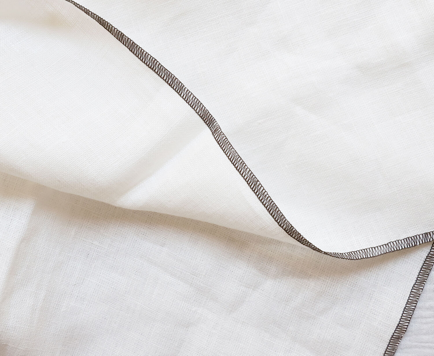 Set of 4 brown & white vichy towels