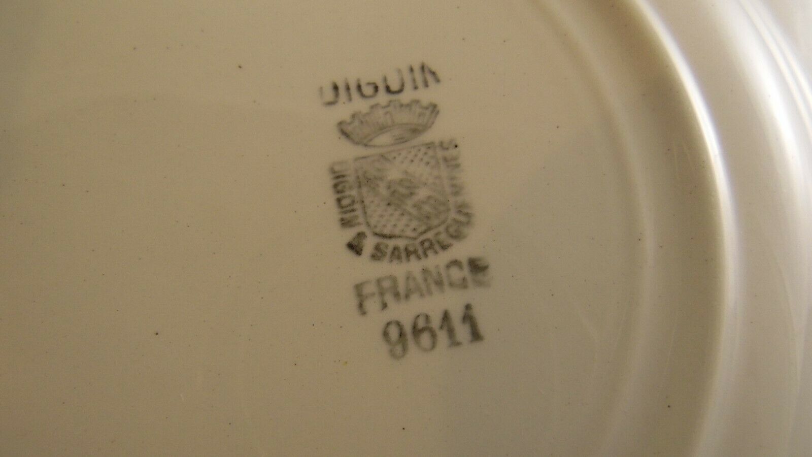 Lot 6 plates dessert faience vintage white red décor 9611 Sarreguemines