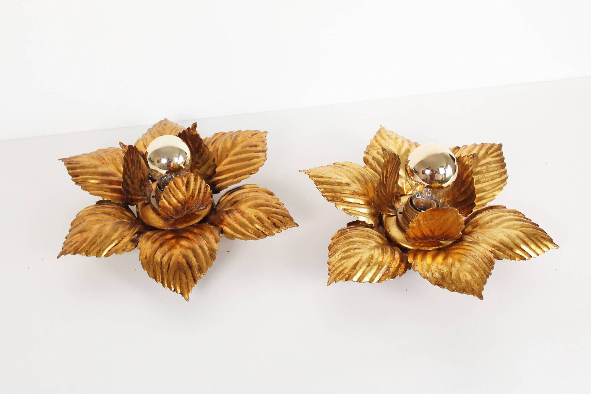 Set of two Italian Florentine gilt wall lamps by Masca Italia