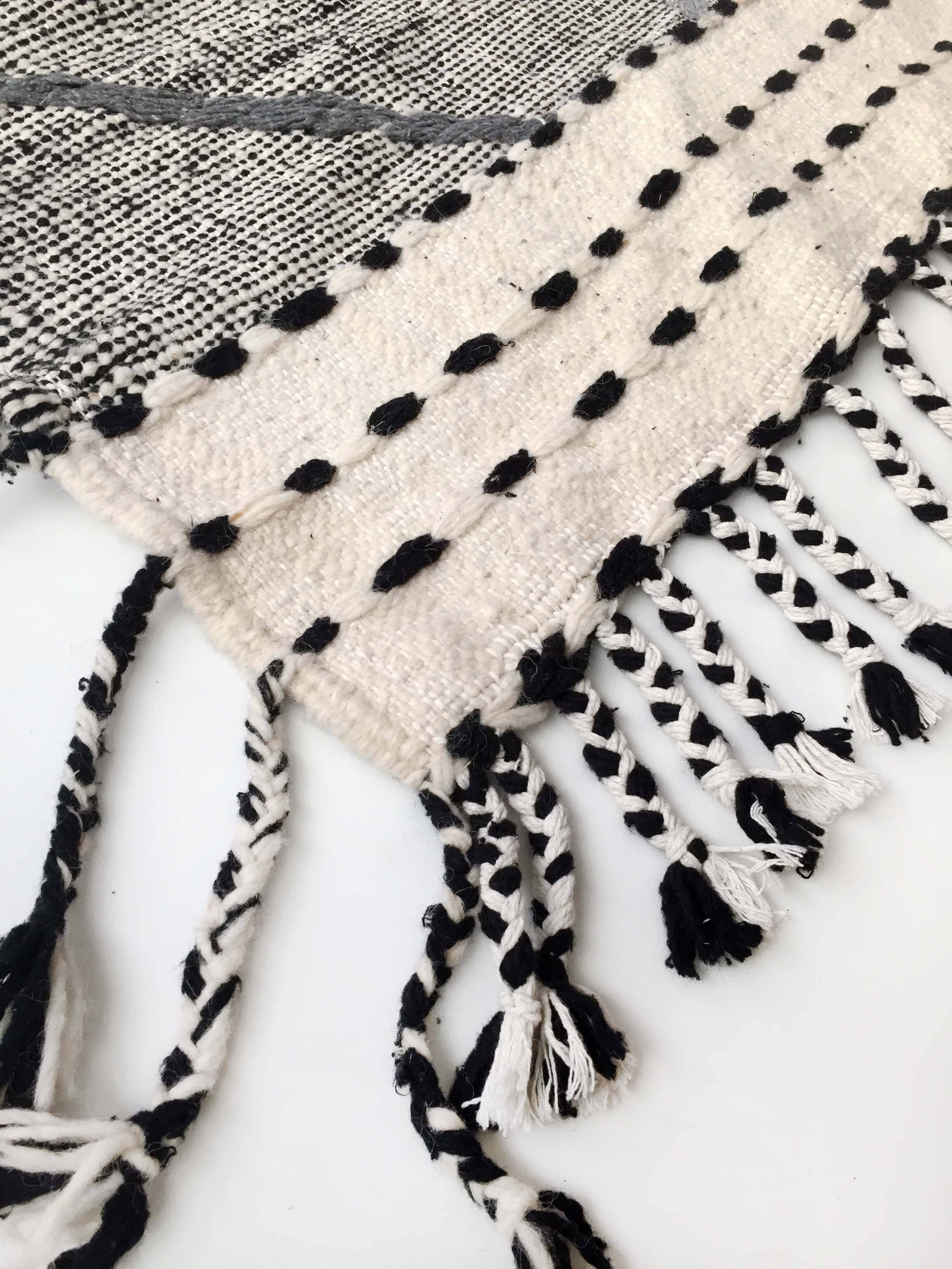 Moroccan Berber kilim Zanafi black and white 3.10x1.80m