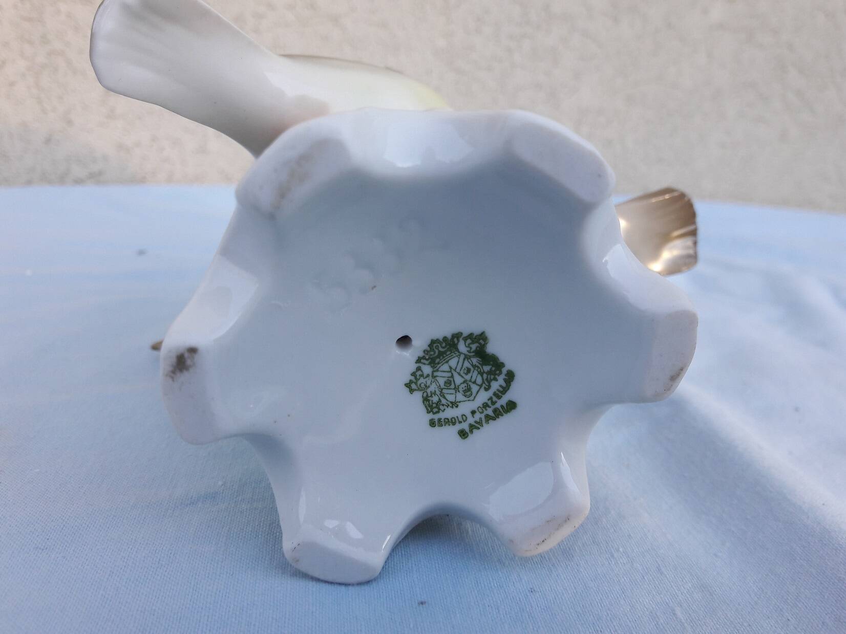 Porcelain birds