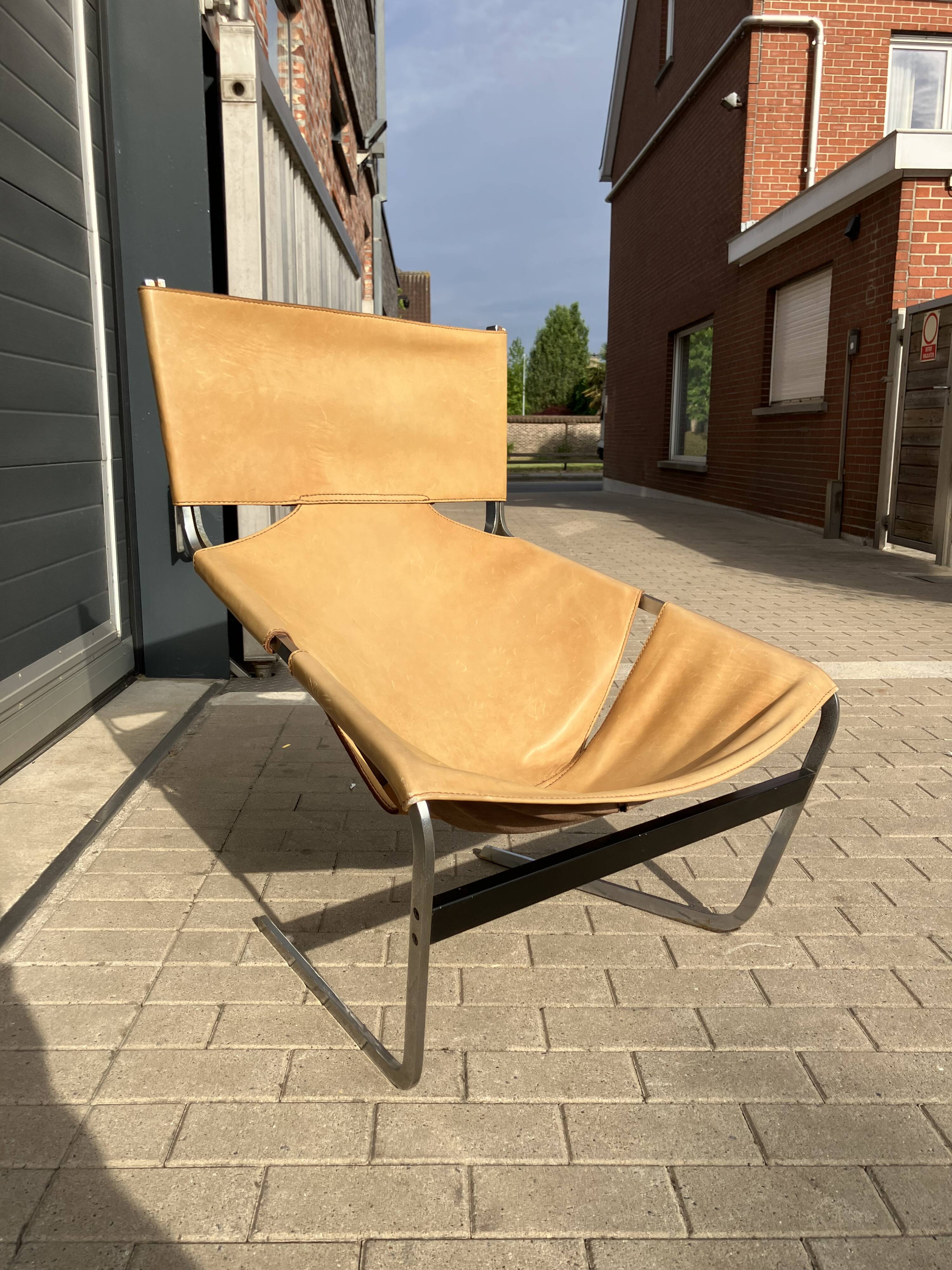 Artifort F444 van Pierre Paulin, natural camel leather