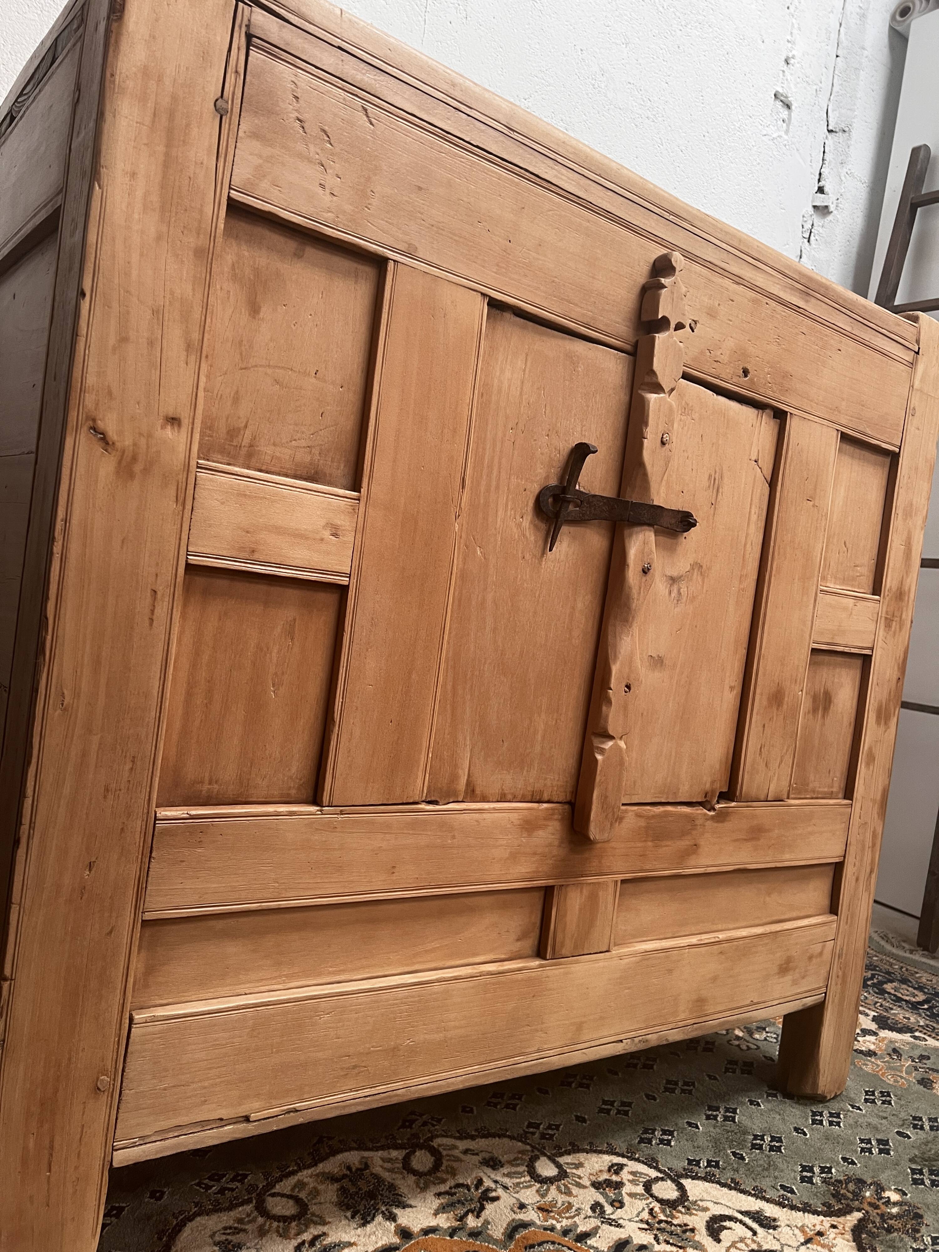 Old pantry in Pitch pine - early 20th century