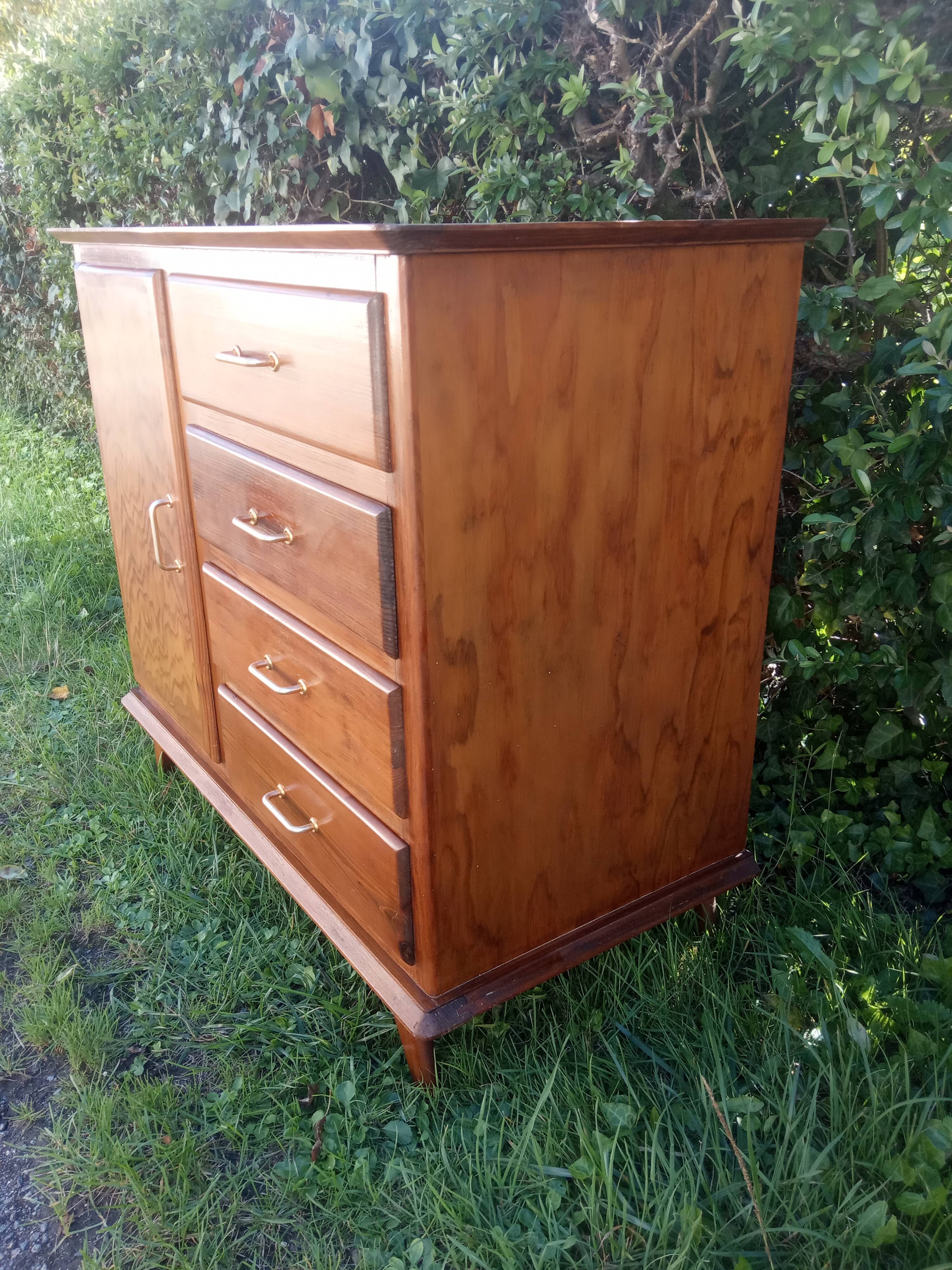 Vintage chest of drawers