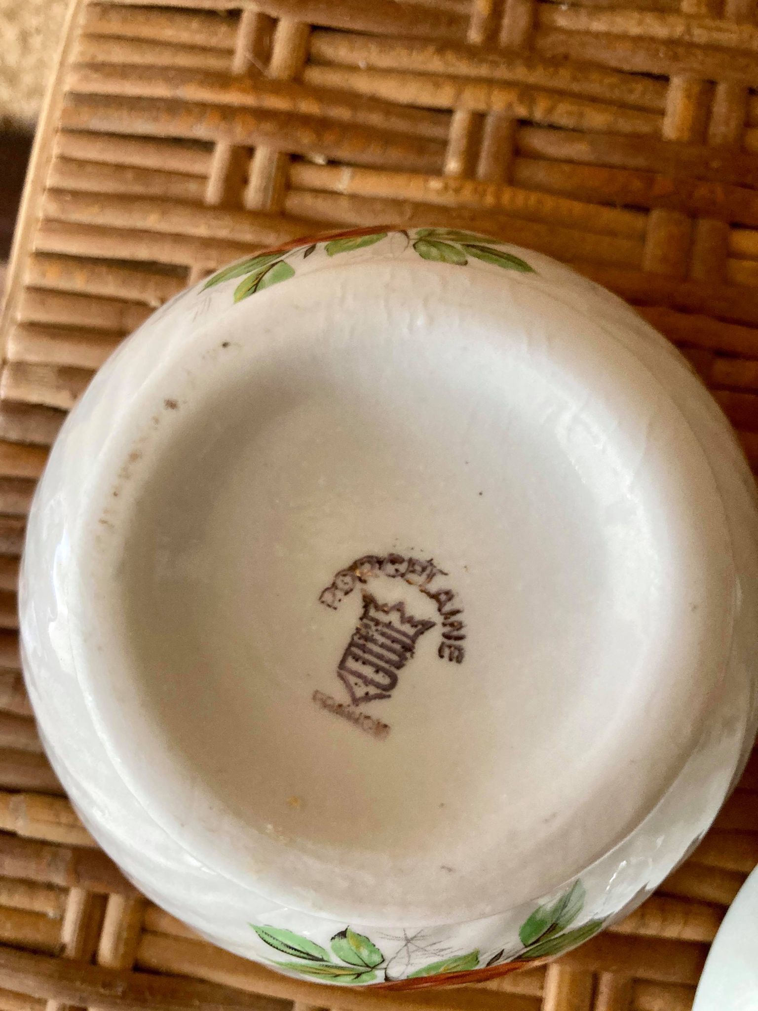 Set of 5 porcelain bowls