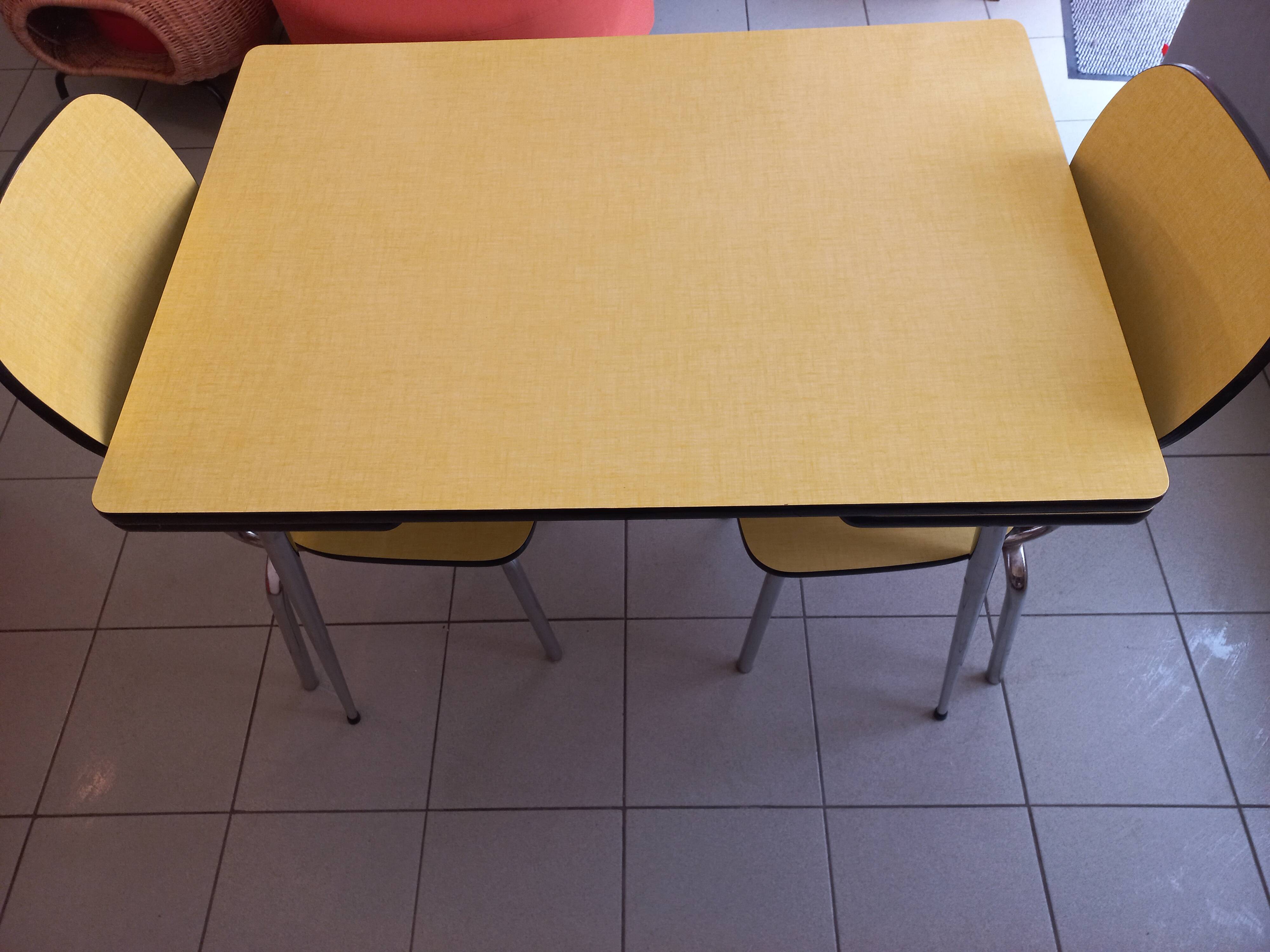 Vintage 1960s yellow straw and chrome formica set.
